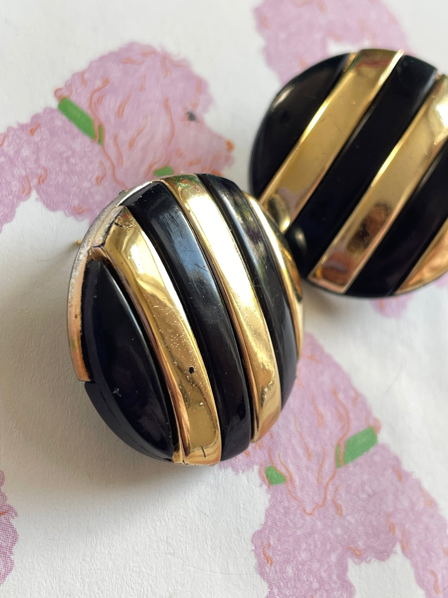 black & golden clip-oorbellen