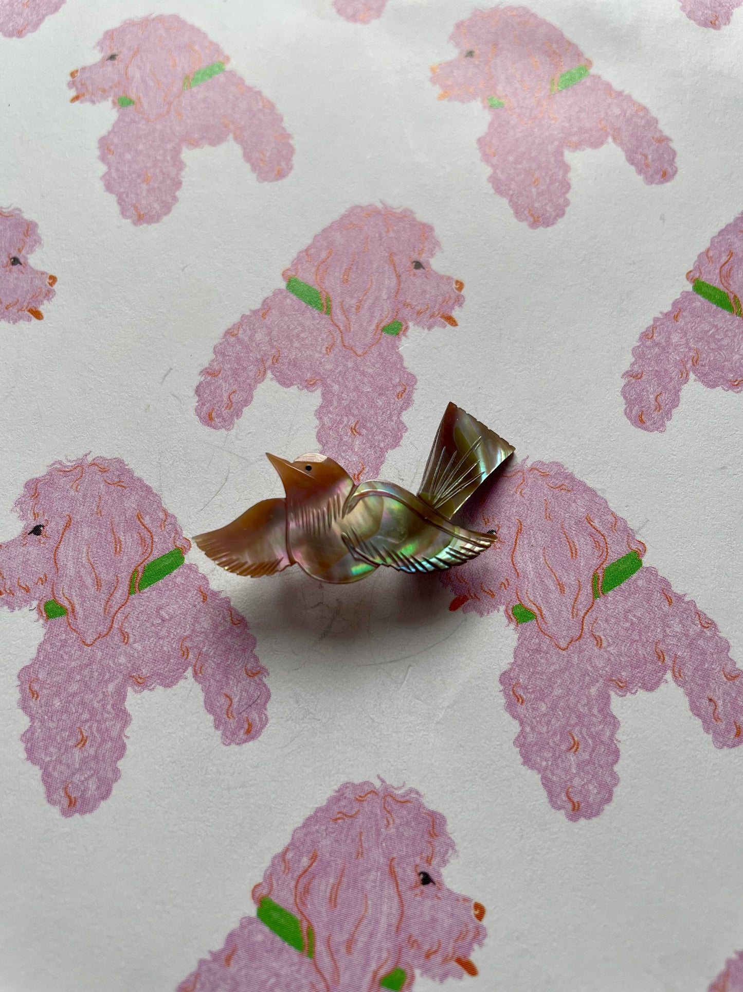 Vintage parelmoeren zwaluw broche