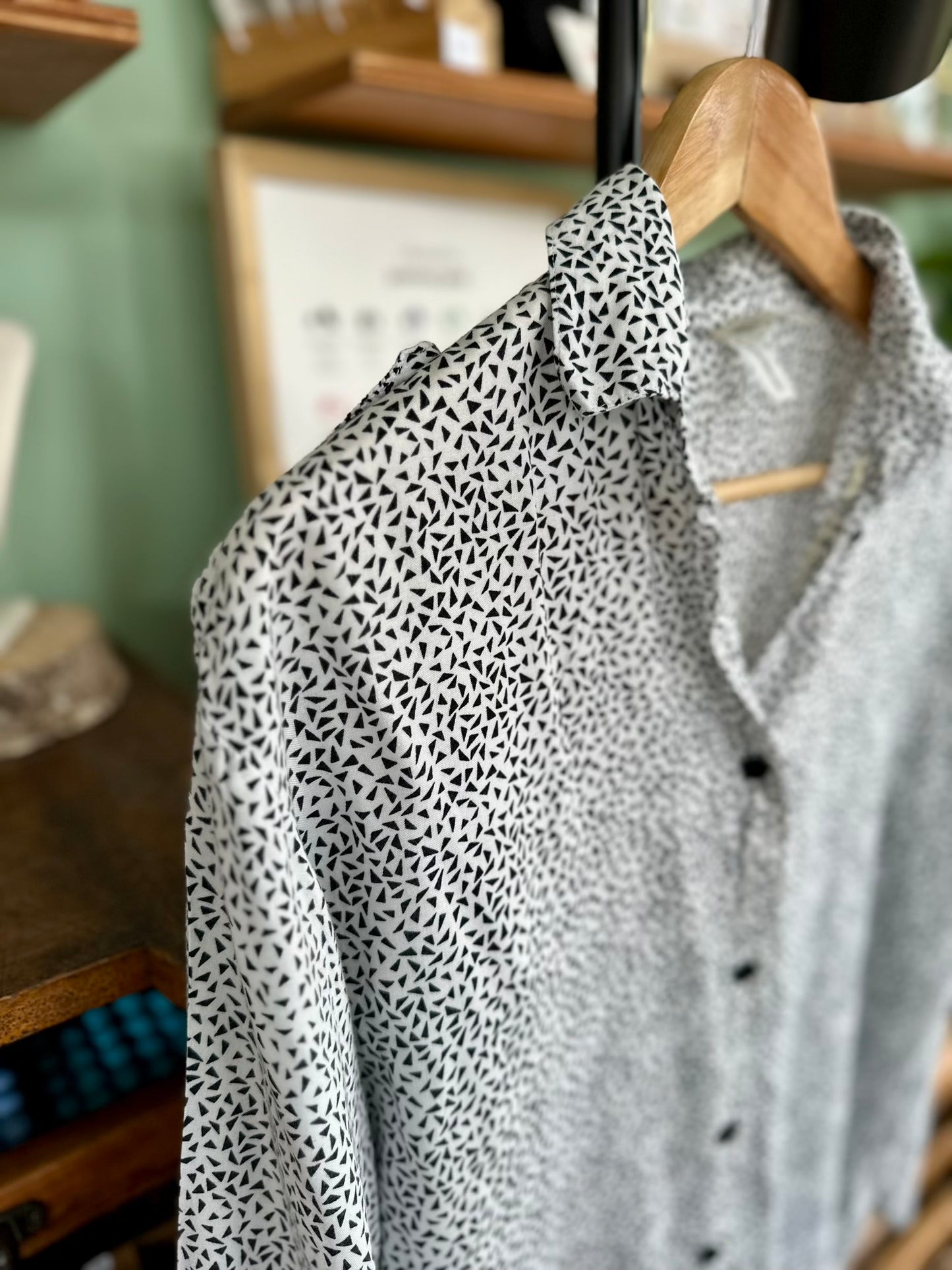 Vintage black/white viscose blouse