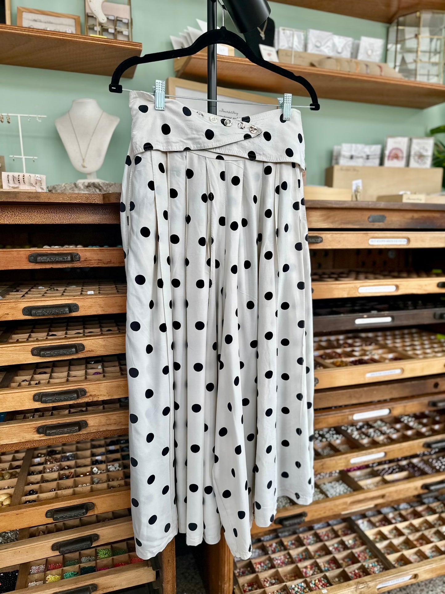 Close-up van de vintage culotte
Met stippen print
