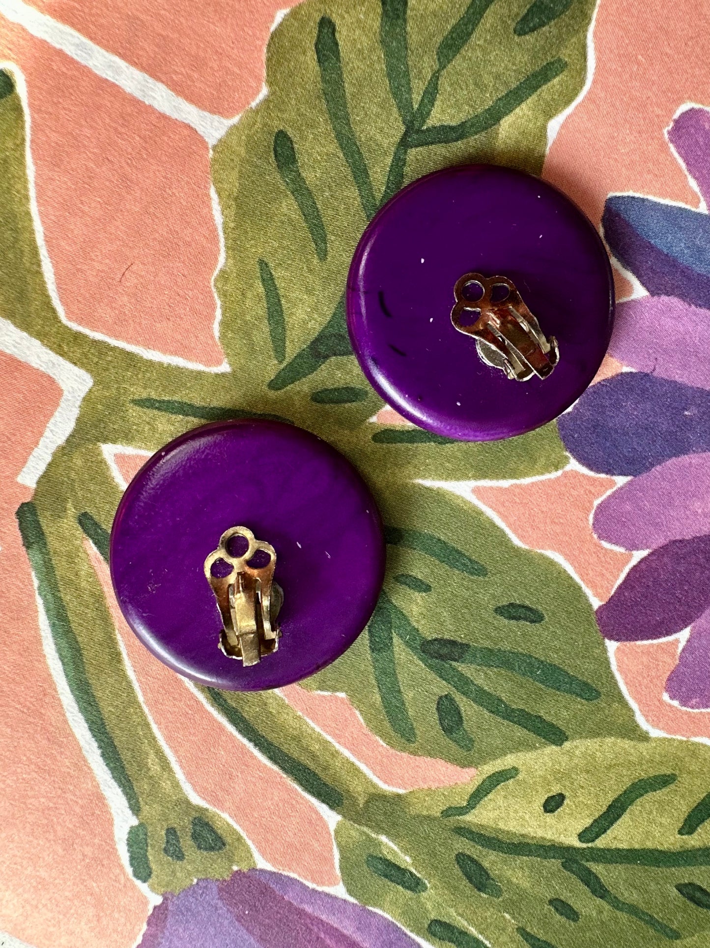 Vintage paarse spikkel clip-oorbellen