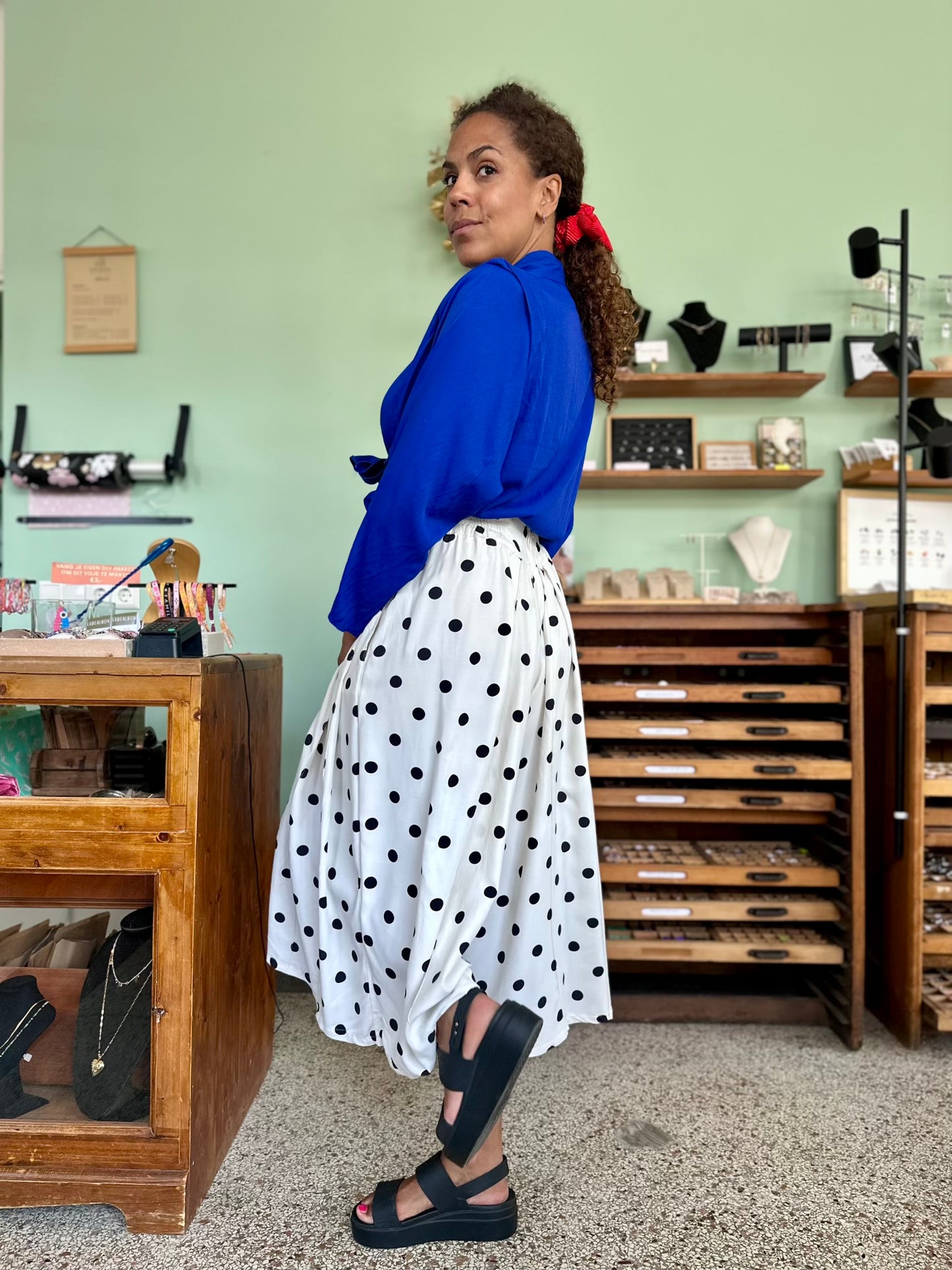 Zijkant van de vintage culotte, een ruimvallende soepele broekrok