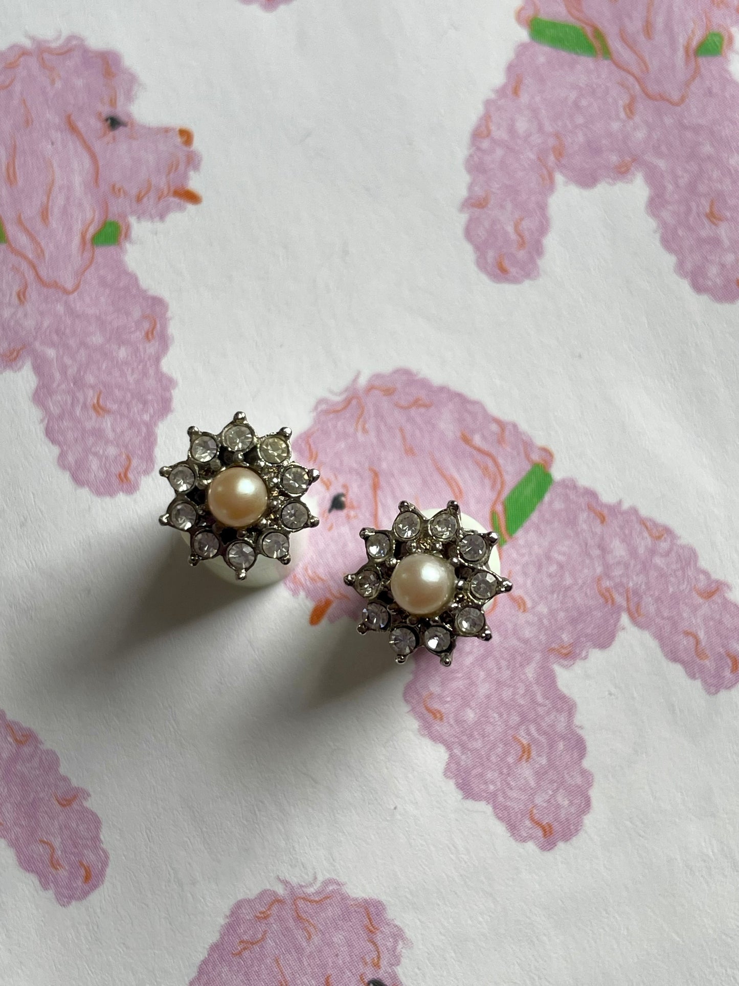 Faux parel oorstekers met strass