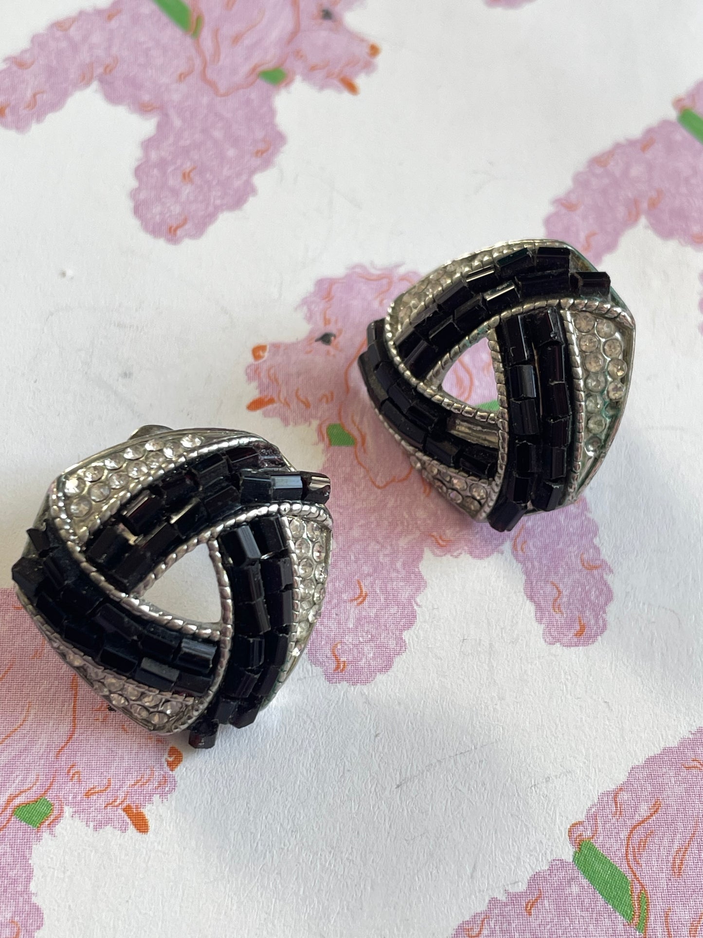 Beaded infinity oorstekers