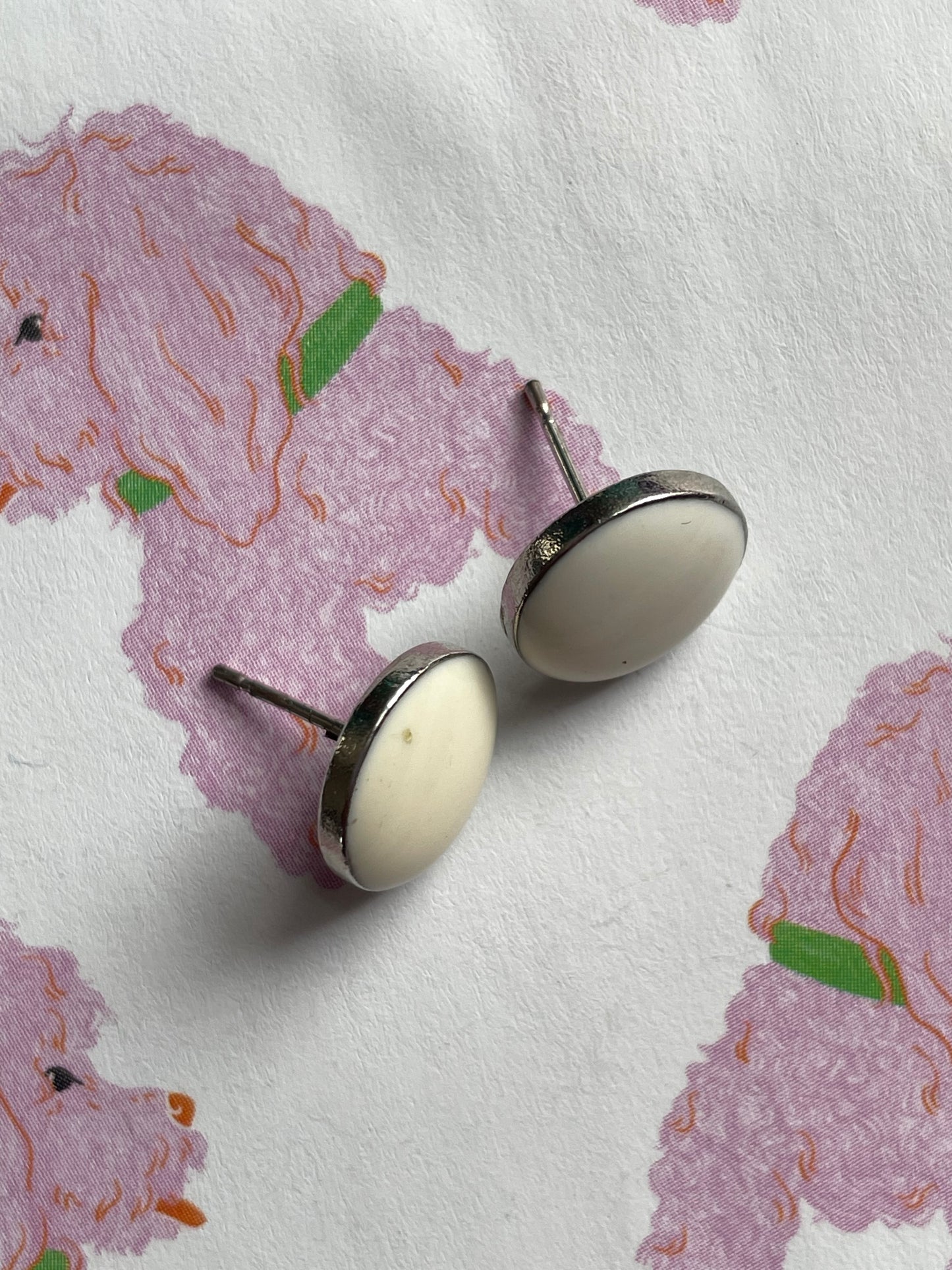Vintage creme kleurige oorbellen