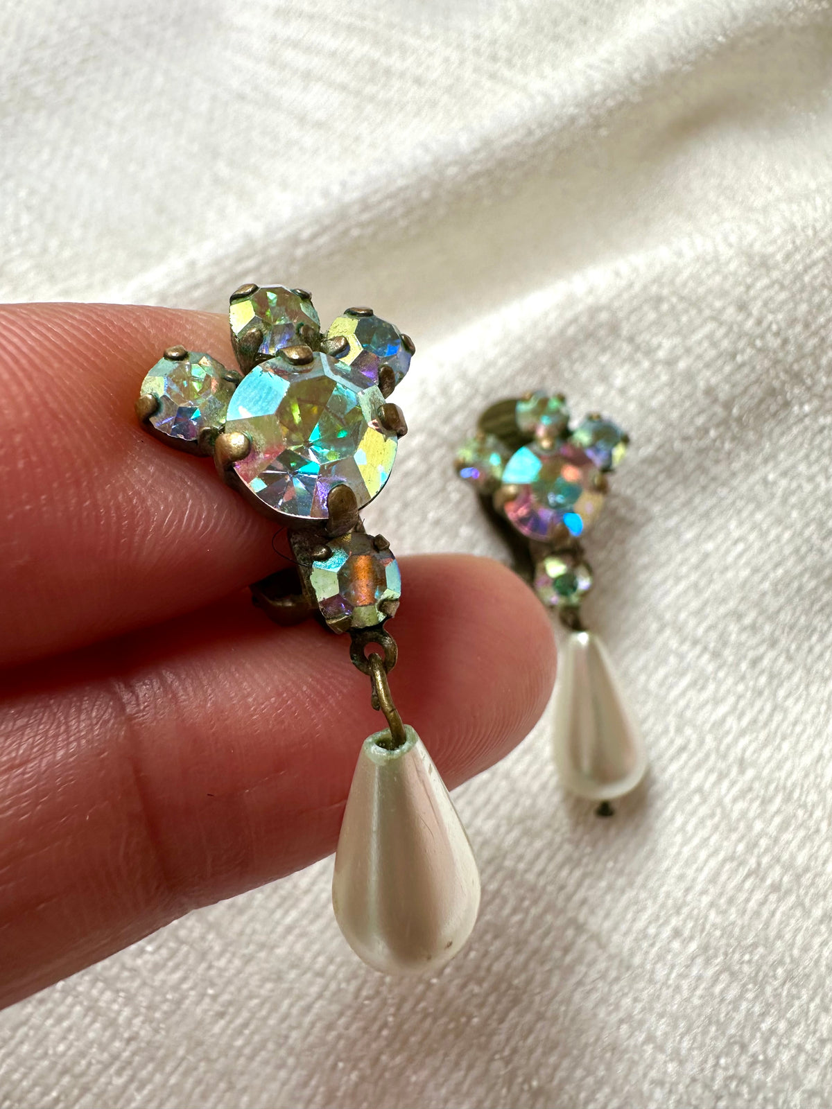 Vintage aurelia borealis faux parel hangers