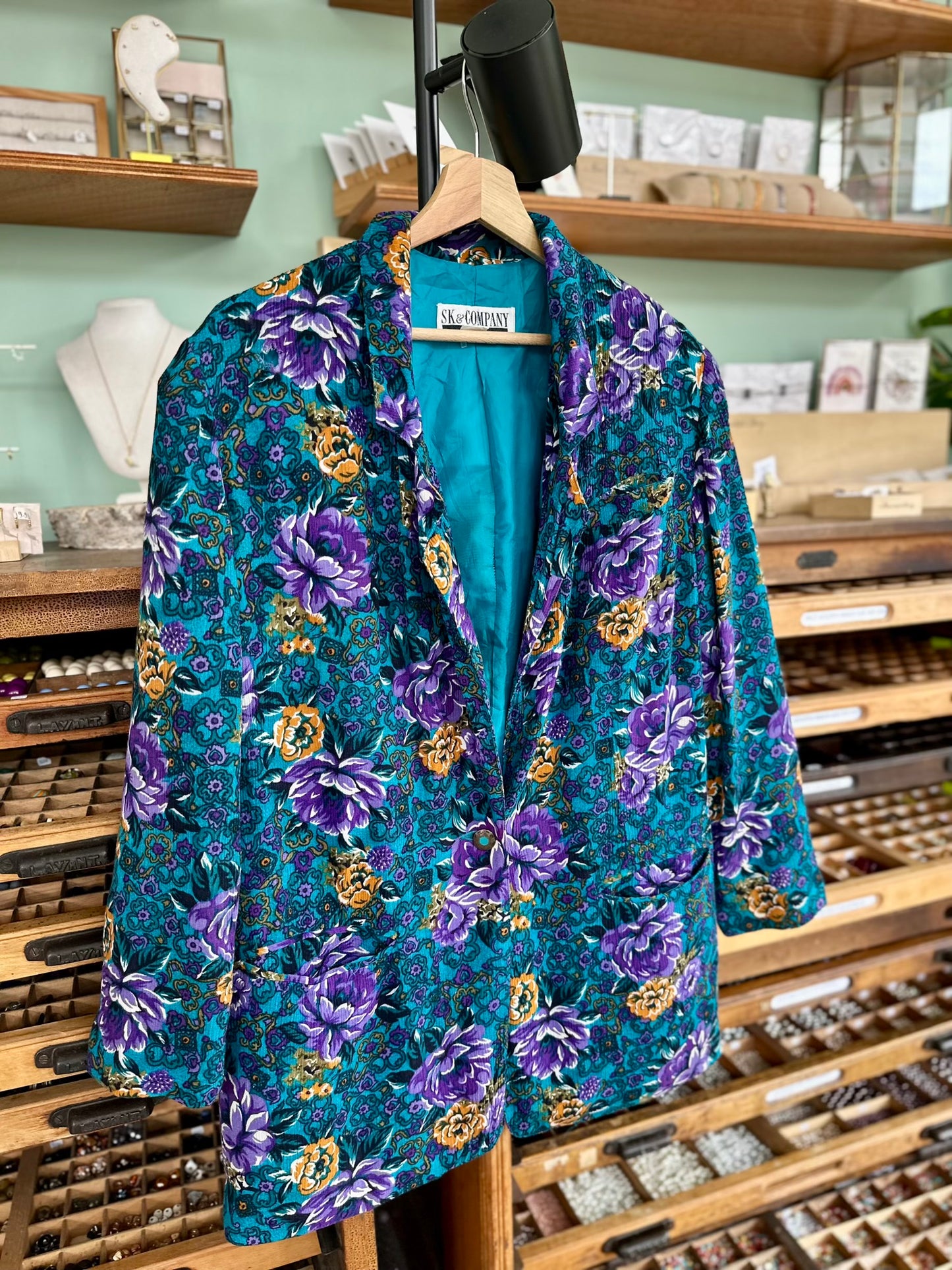 Vintage blazer voor warme dagen, donkerblauw met oranje en paarse bloemen