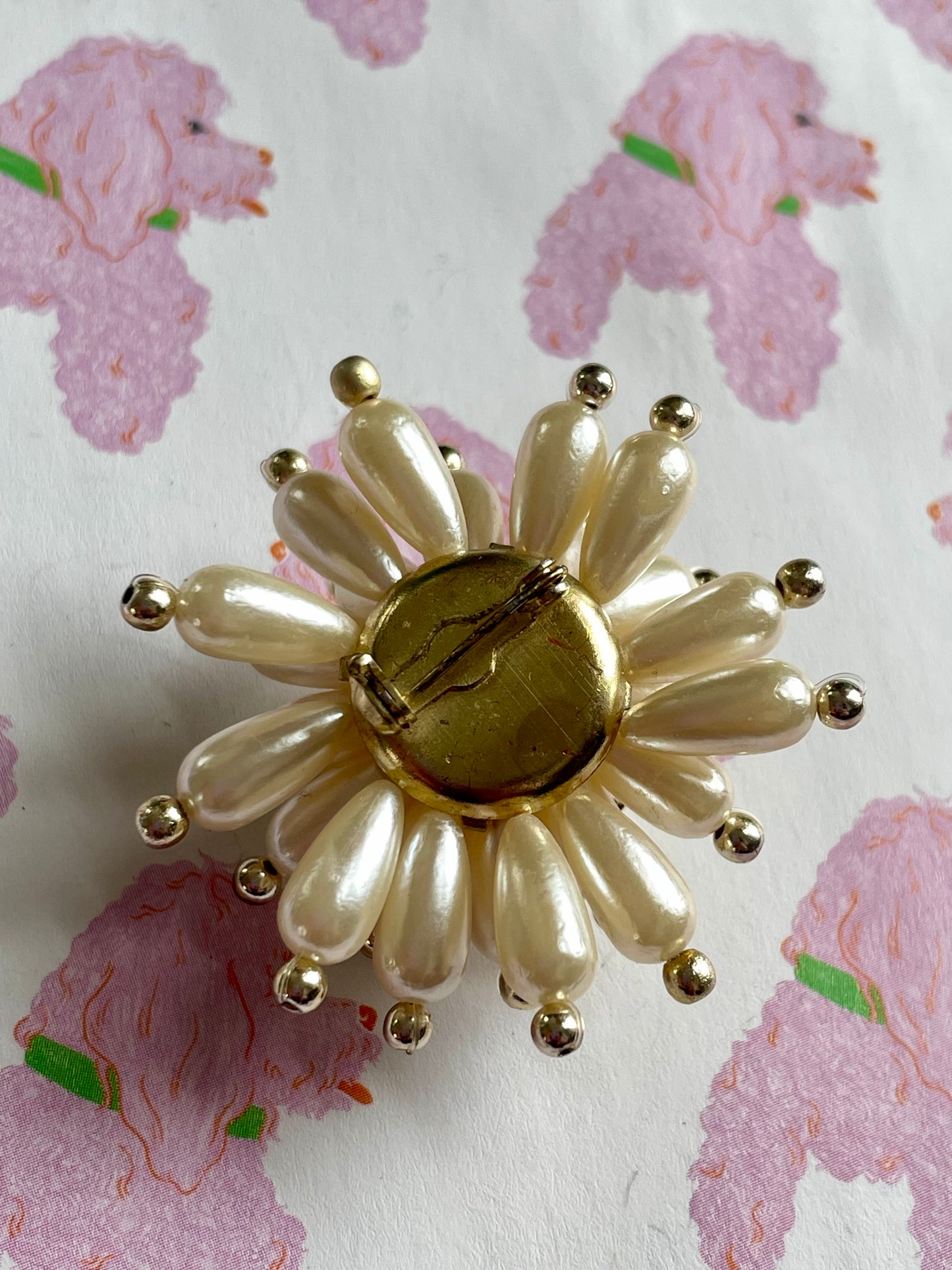 Vintage faux parel broche