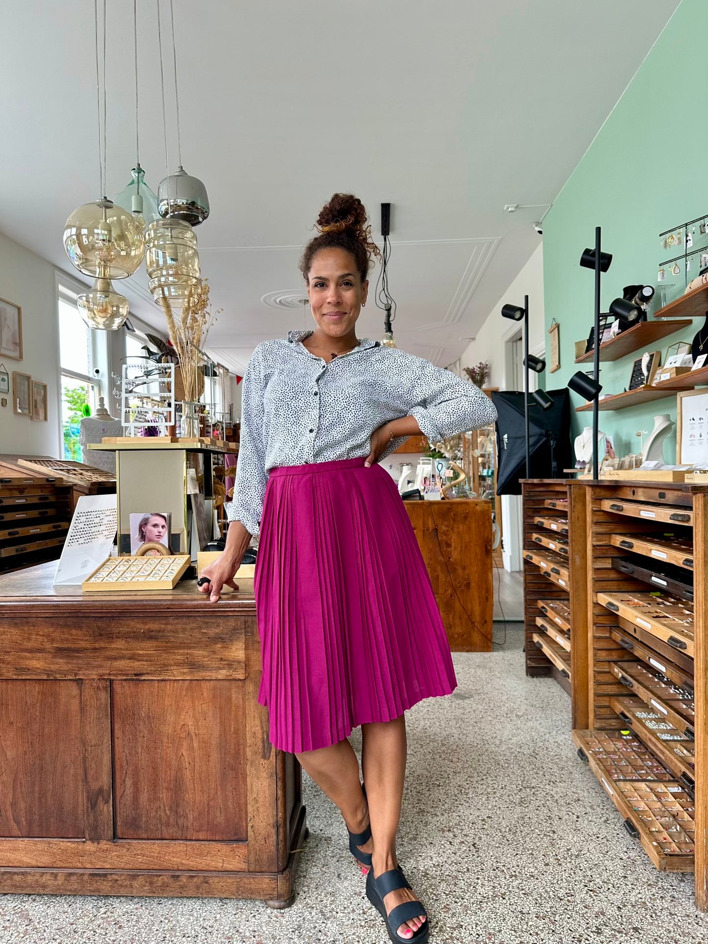 Vintage paars plooirokje met a-lijn model en een high waist