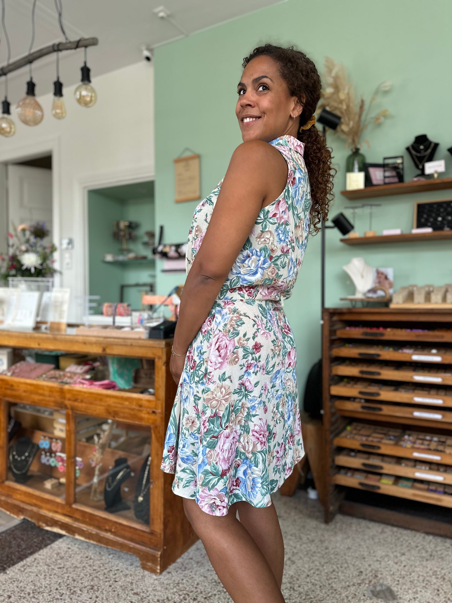 Vintage mouwloos bloemen jurkje