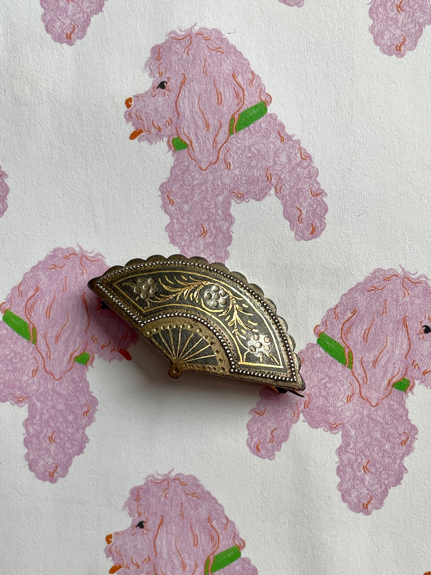 Vintage bronskleurige waaier broche