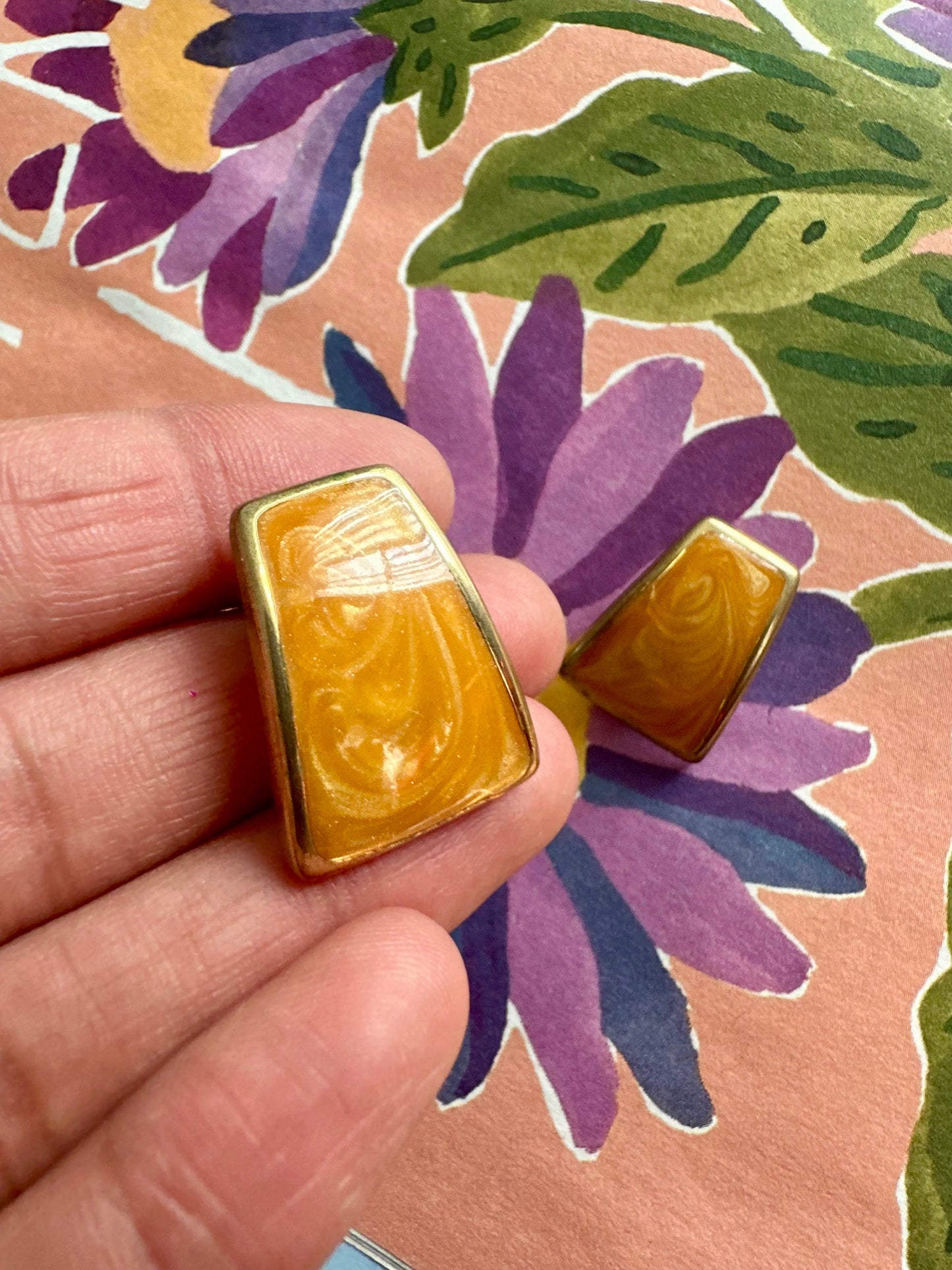 Vintage kelkvormige clip-oorbellen