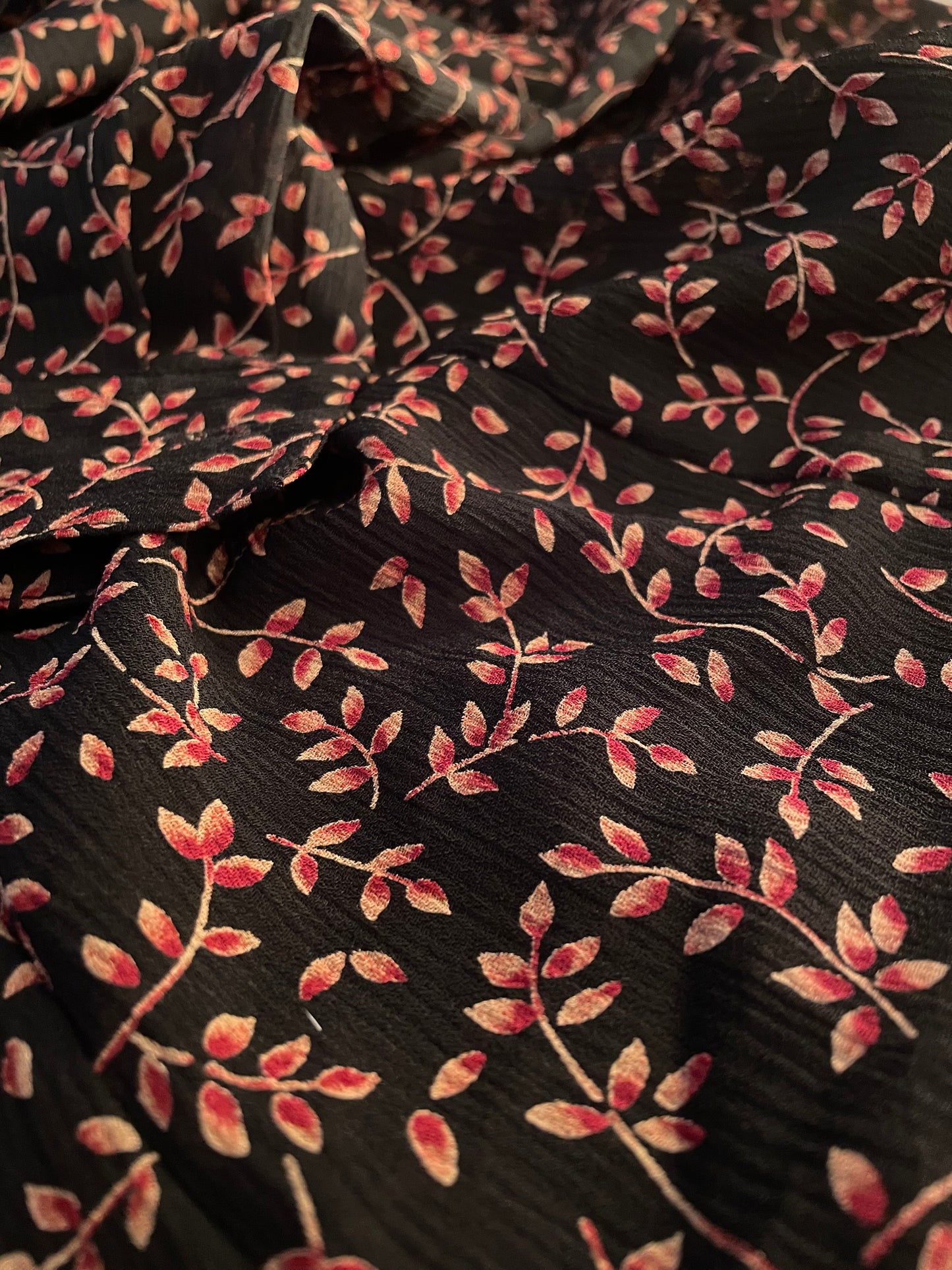 Vintage blouse met rode blaadjes