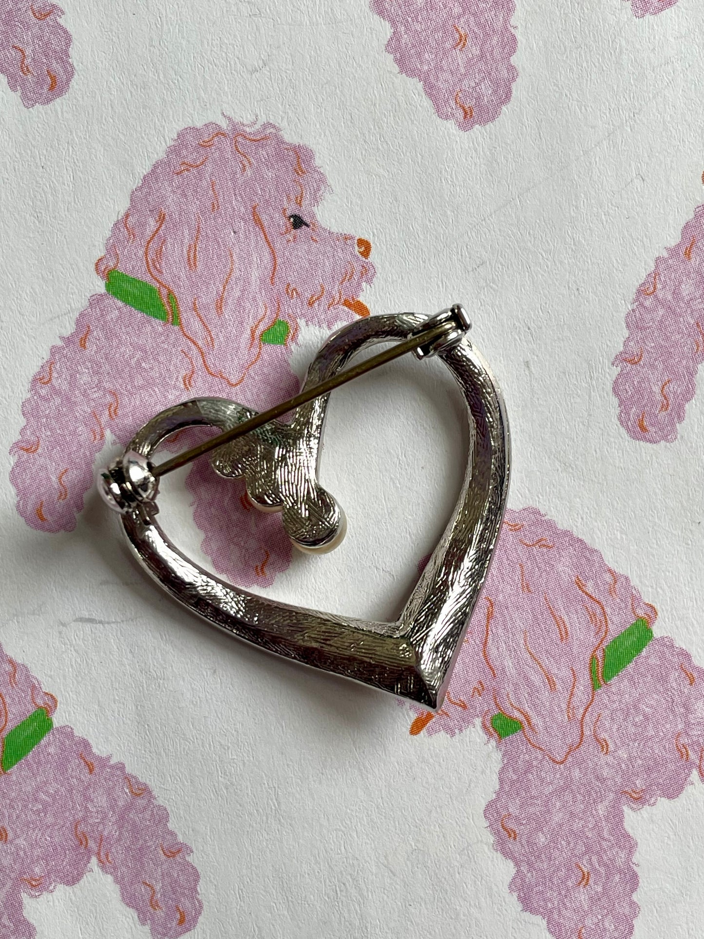 Faux parel hartjes broche
