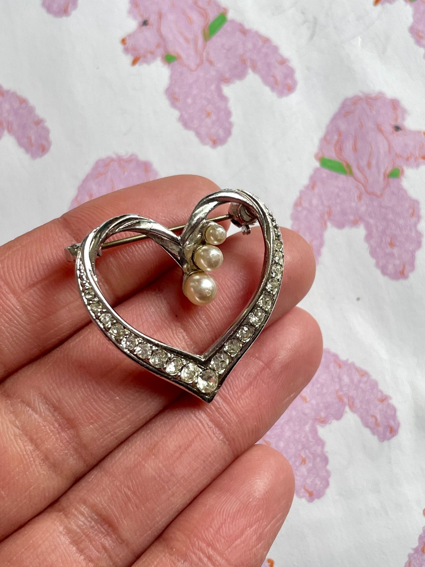Faux parel hartjes broche