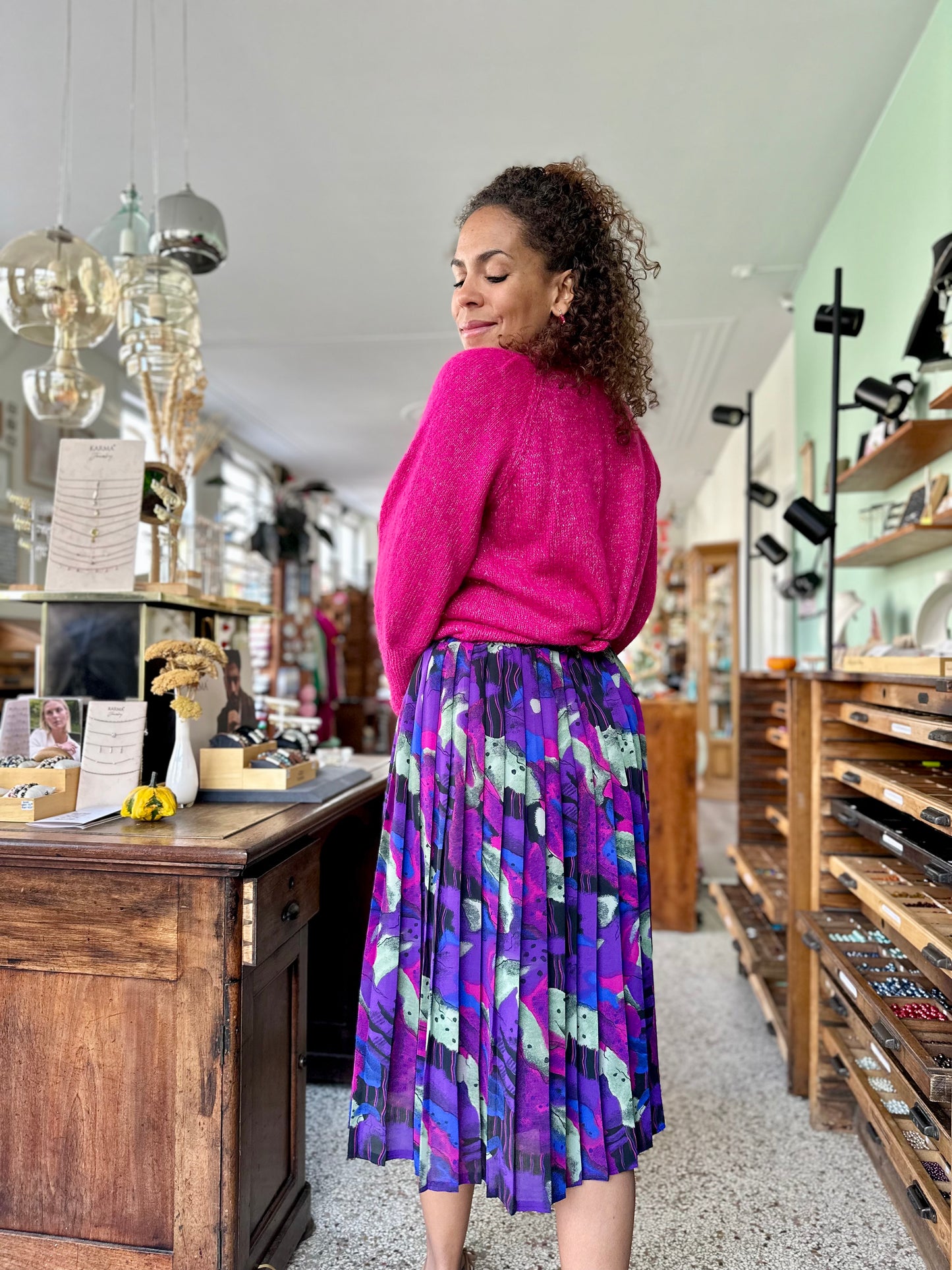 Vintage paars-roze plooirok met abstracte print - M/L