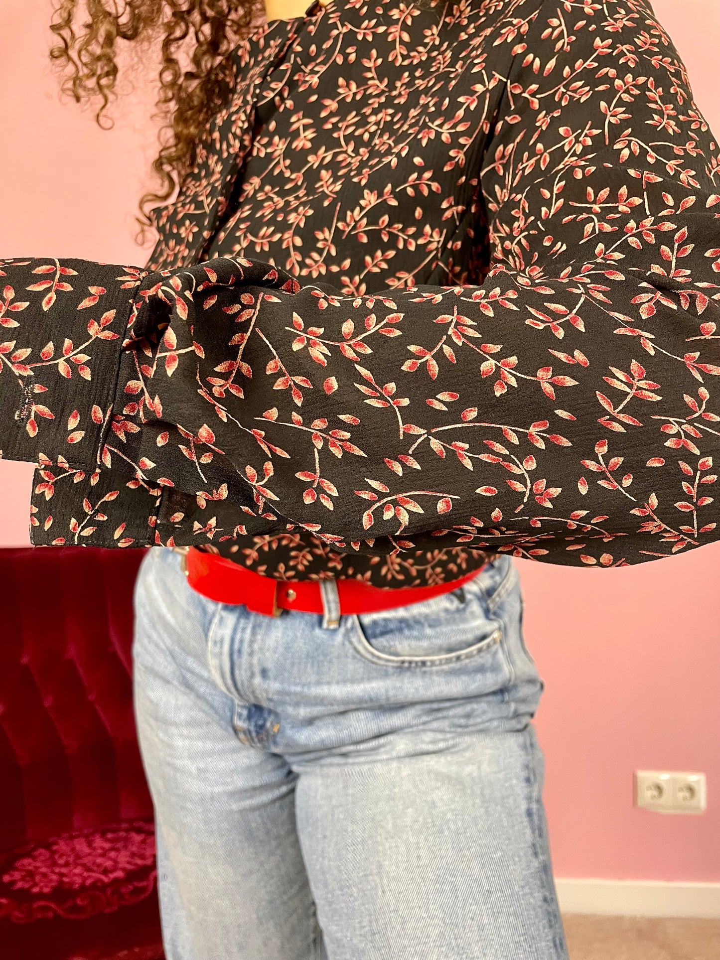 Vintage blouse met rode blaadjes