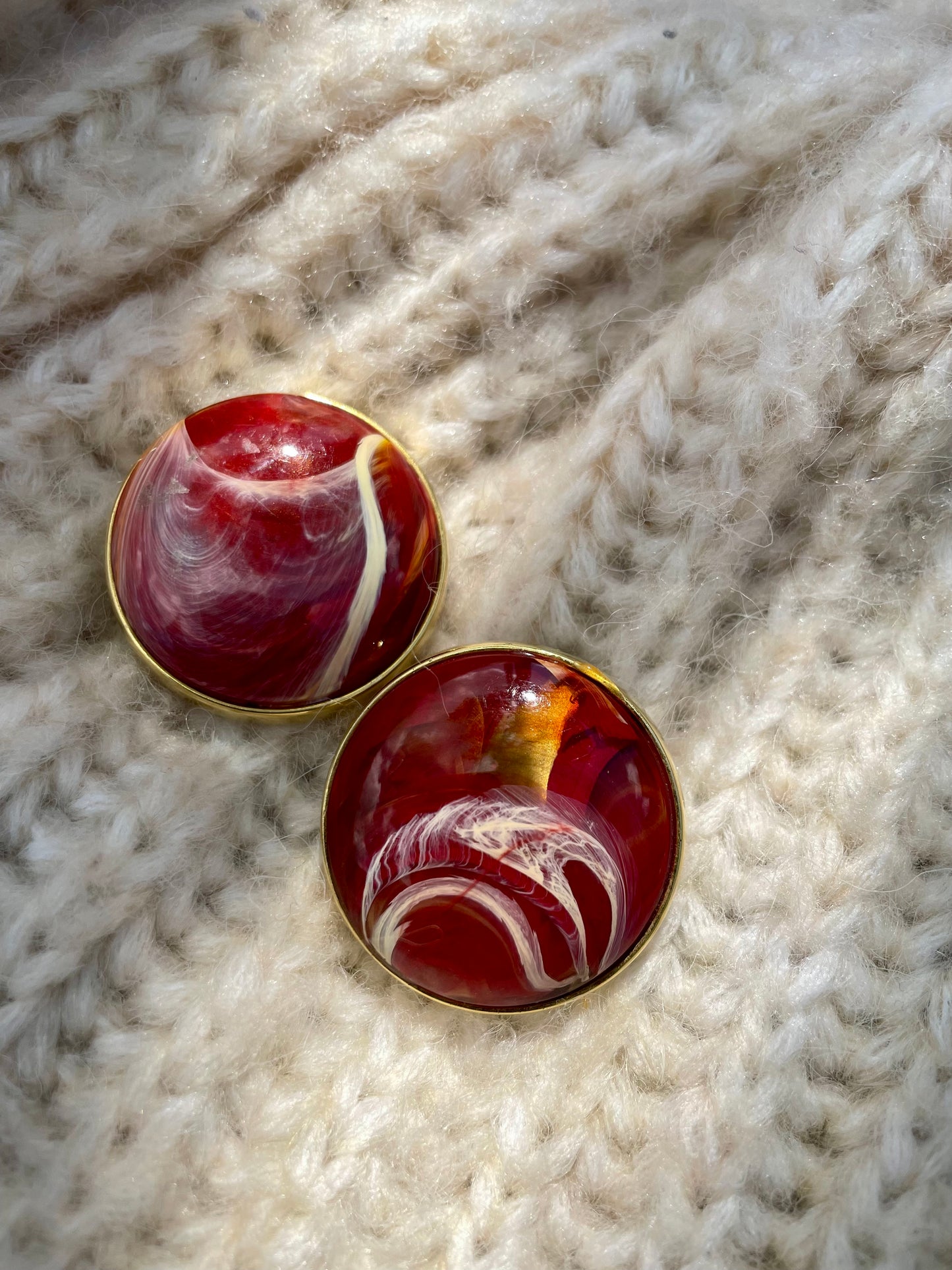 Vintage gold & red marble oorbellen