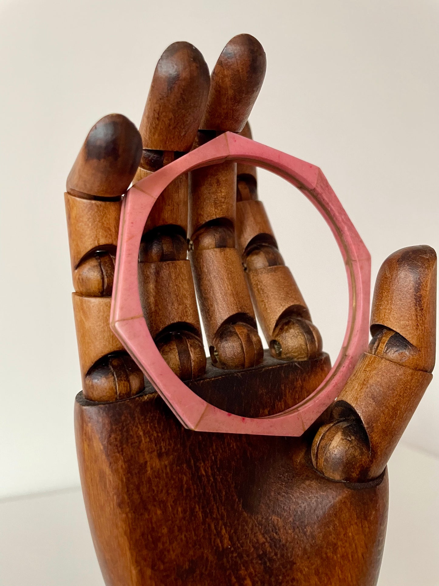 Vintage achthoekige bone bangle oudroze