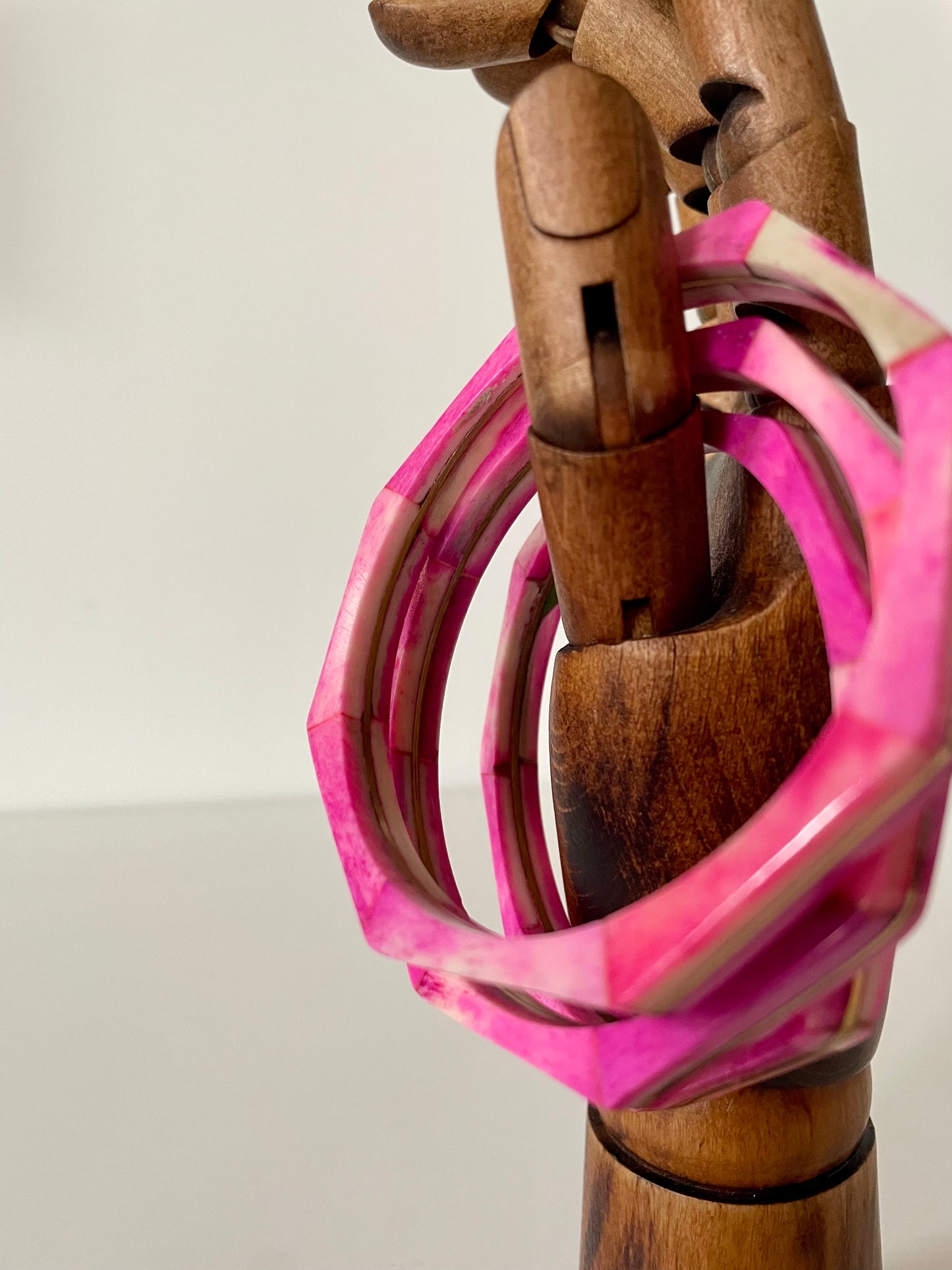 Vintage achthoekige bone bangle roze