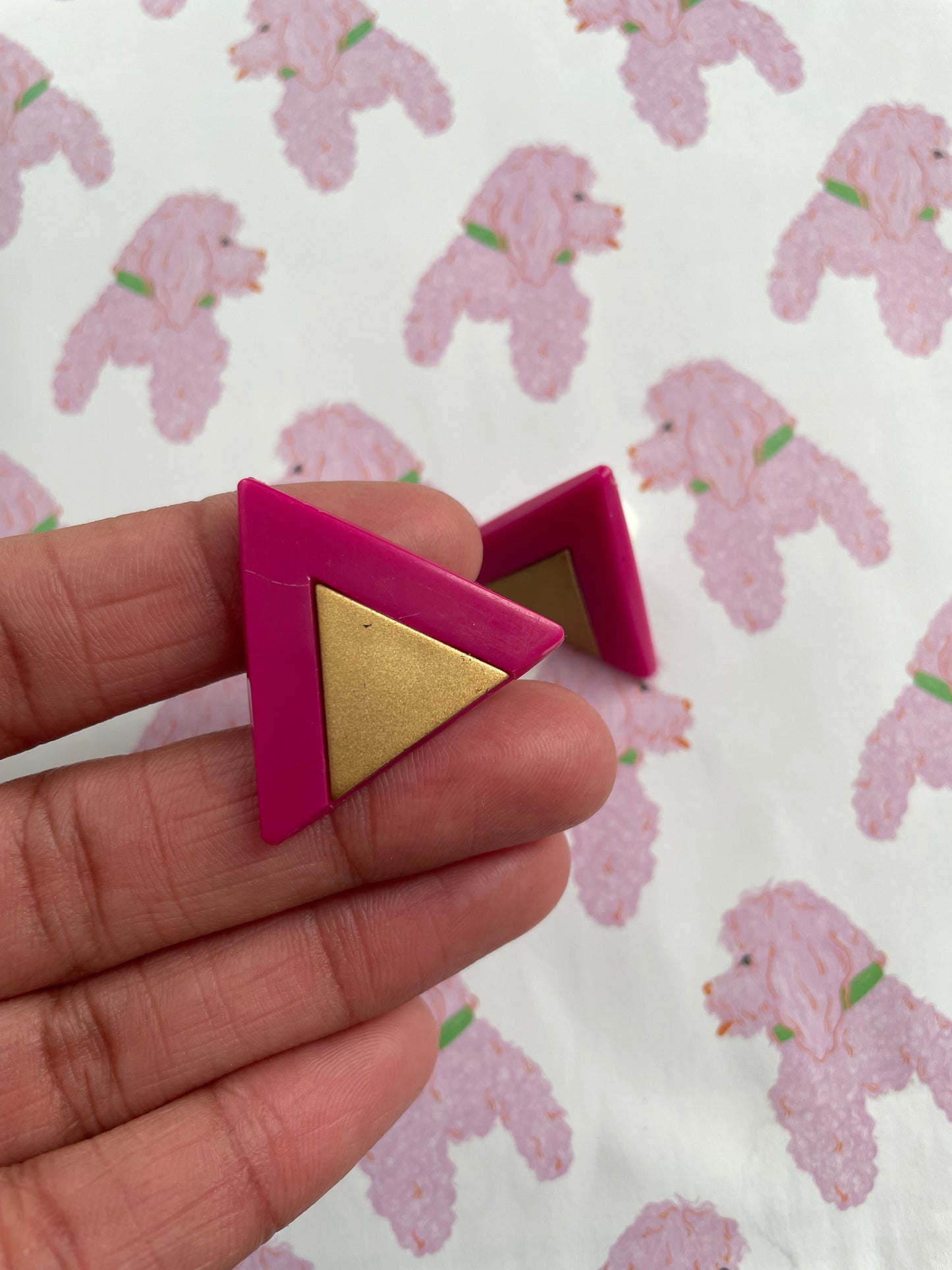 Roze driehoek oorbellen