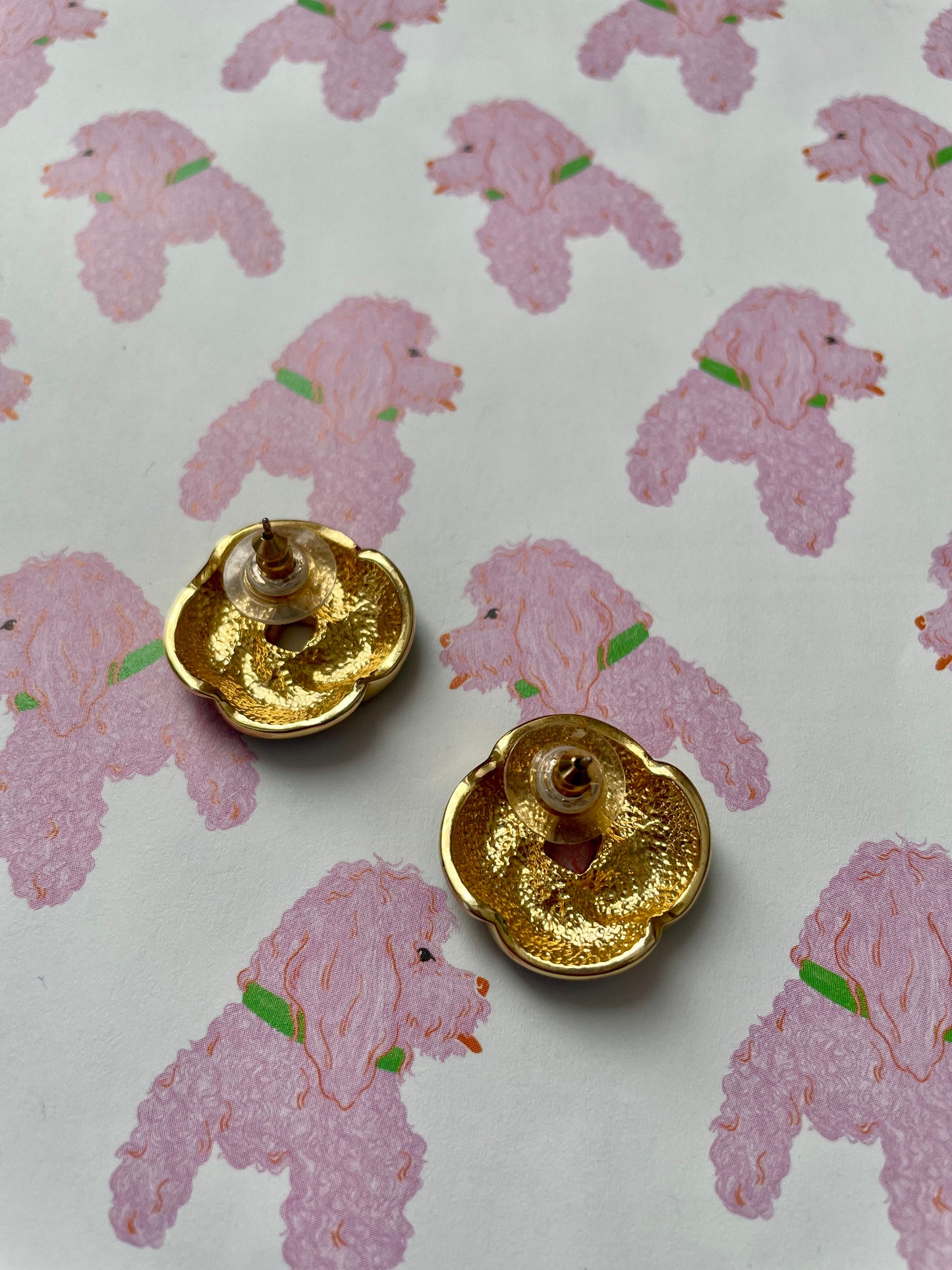 Vintage geëmailleerde swirl oorbellen