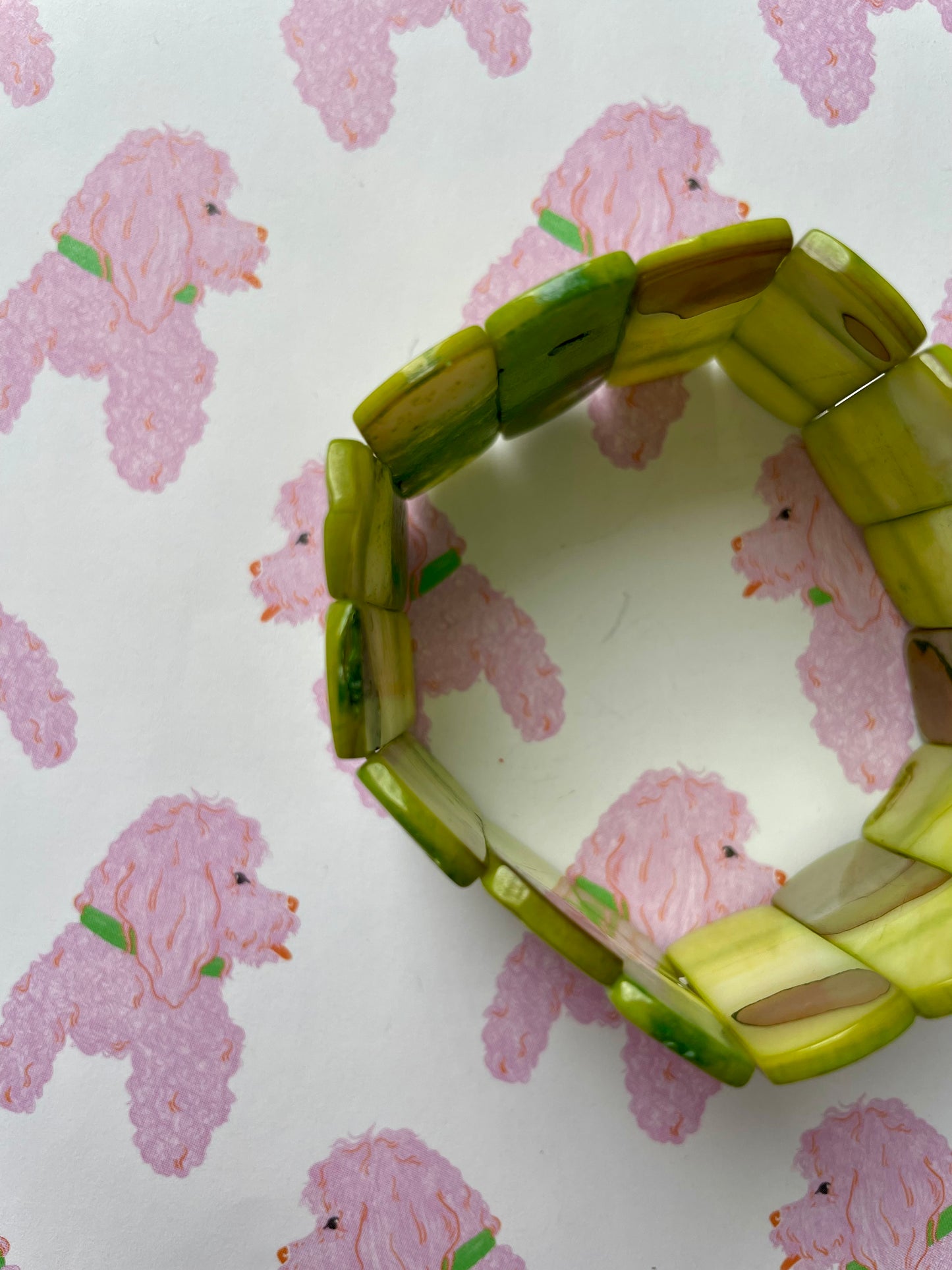 Groene schelpen armband
