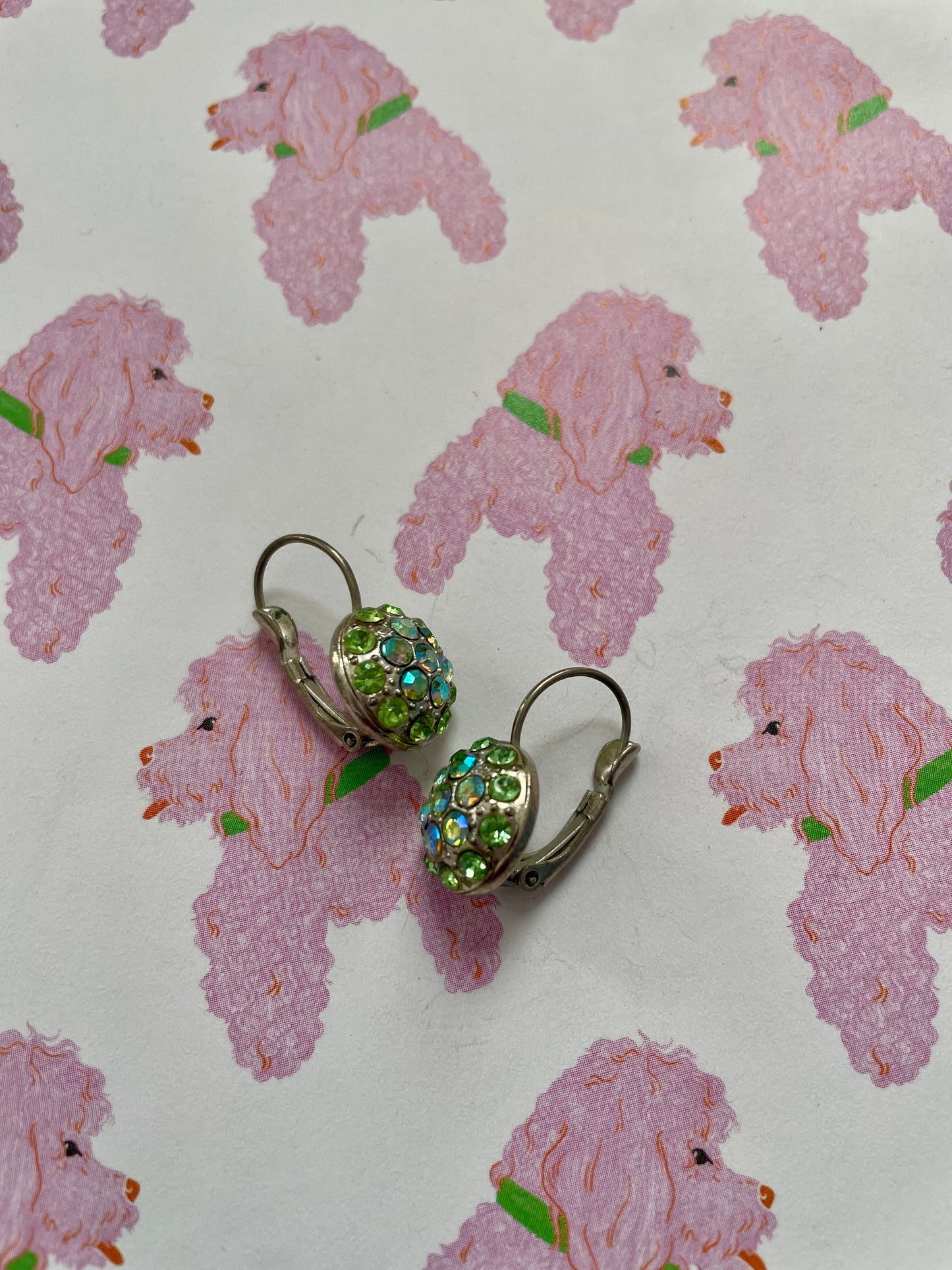Vintage hangers met groene strass