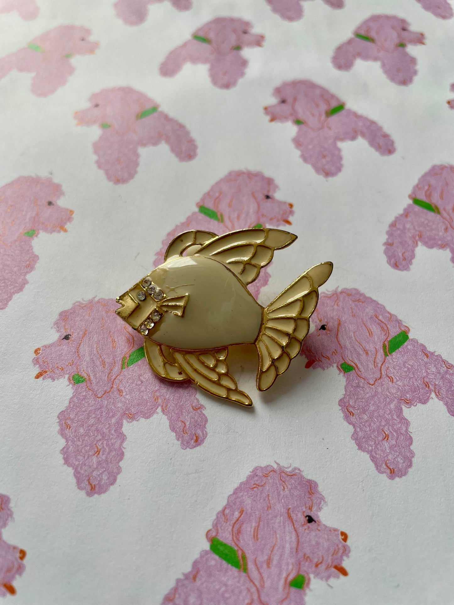 Vergulde vissen broche