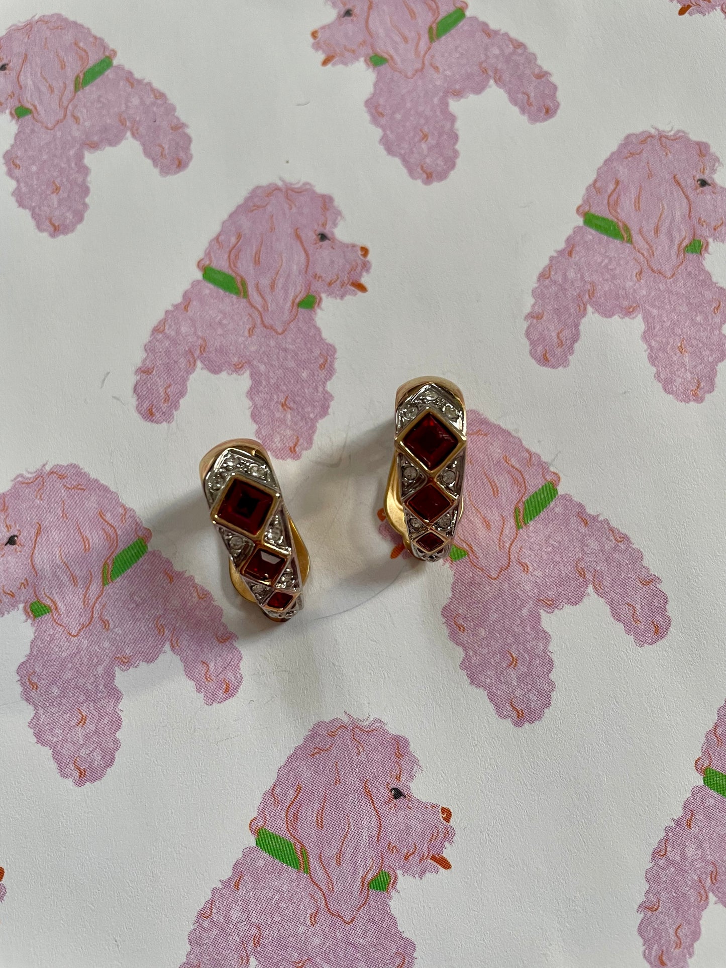 Vintage gouden creolen met robijn en strass