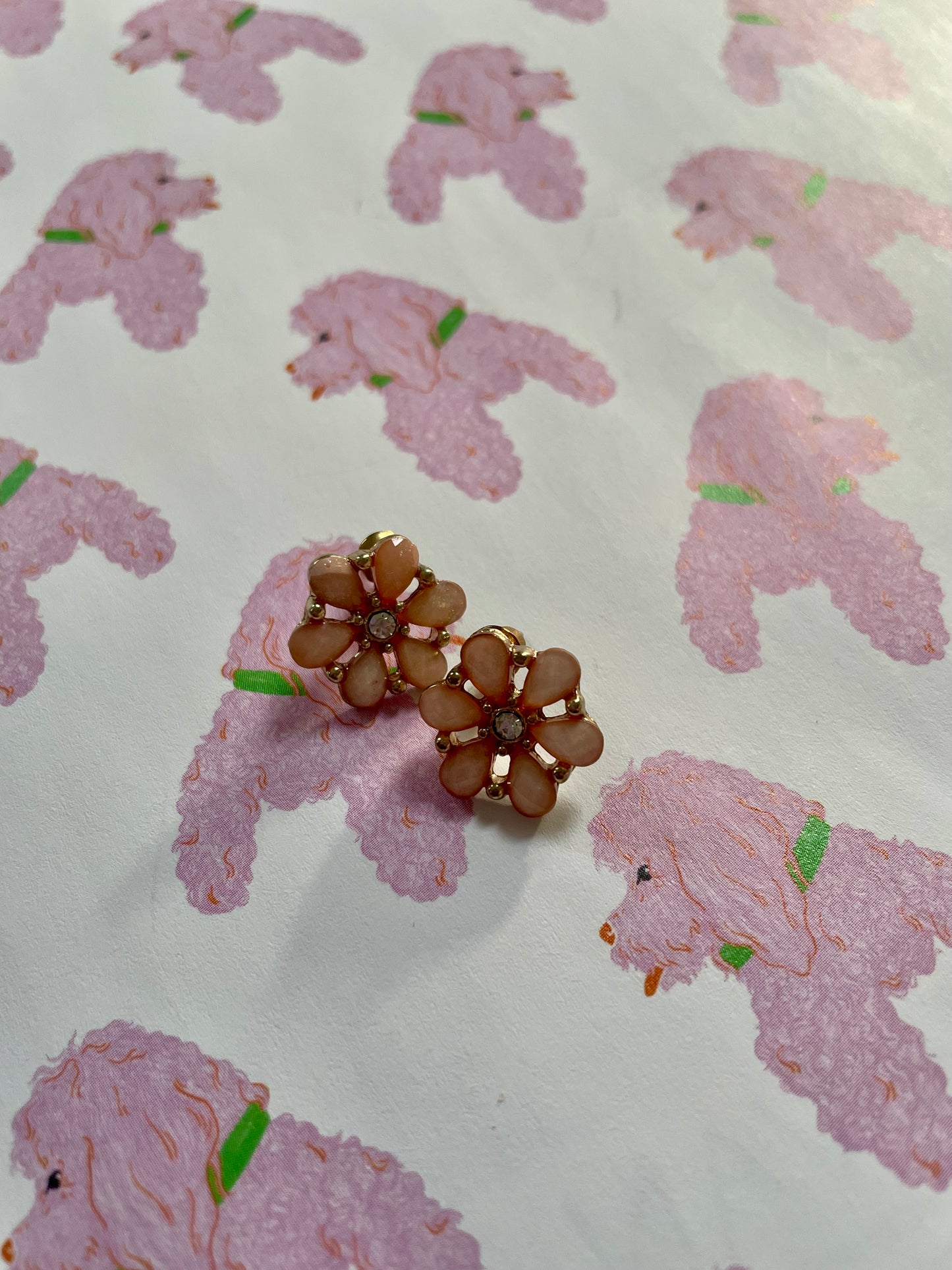 Lichtroze bloem oorbellen