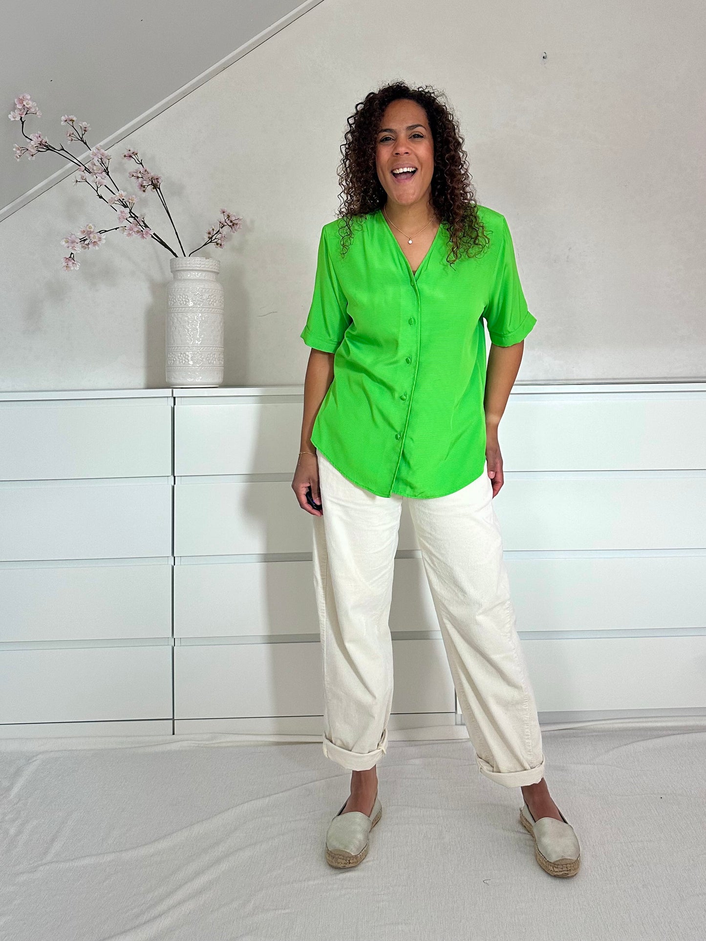 Vintage knalgroene blouse met v-hals - L/XL