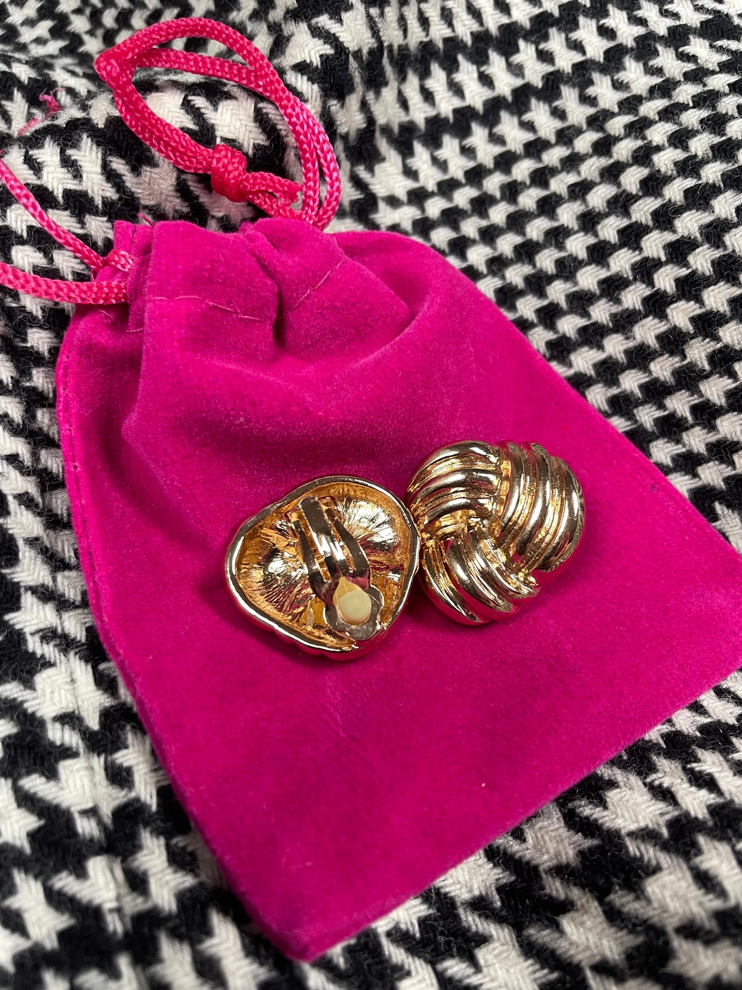 Vintage vergulde swirl clip-oorbellen