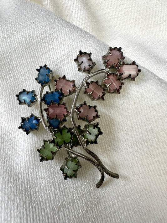 Vintage zilverkleurige bloemen broche uit de 50's
