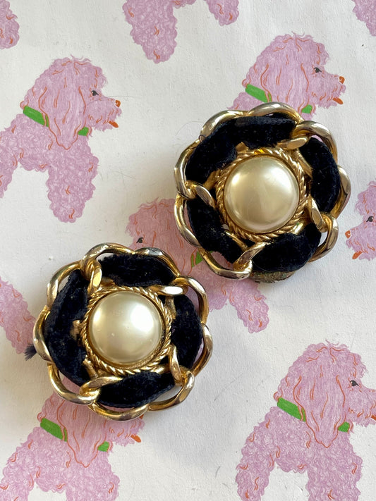 Vintage velours & faux pearl clip-on oorbellen