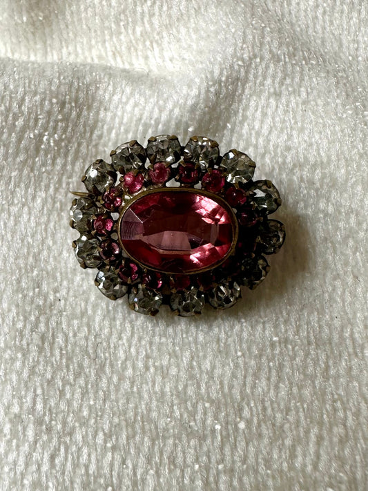 Vintage klein ovalen broche met roze strass