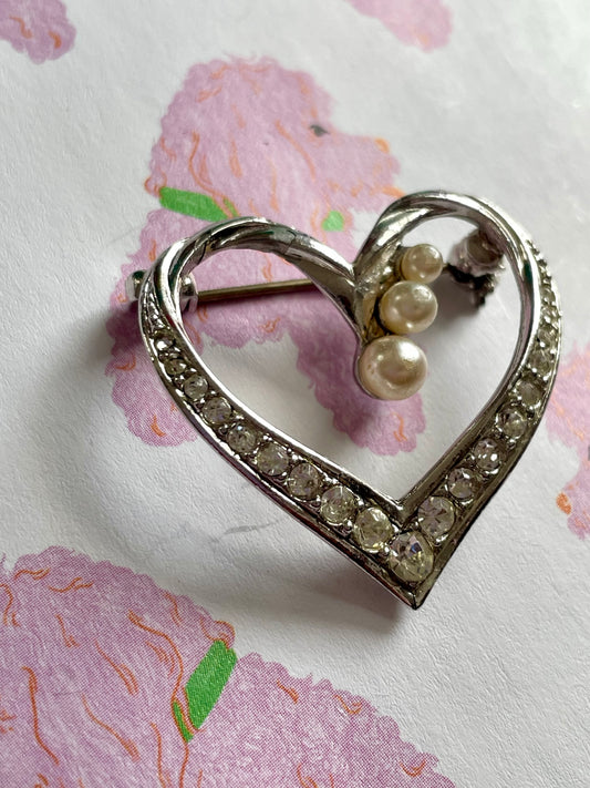 Faux parel hartjes broche