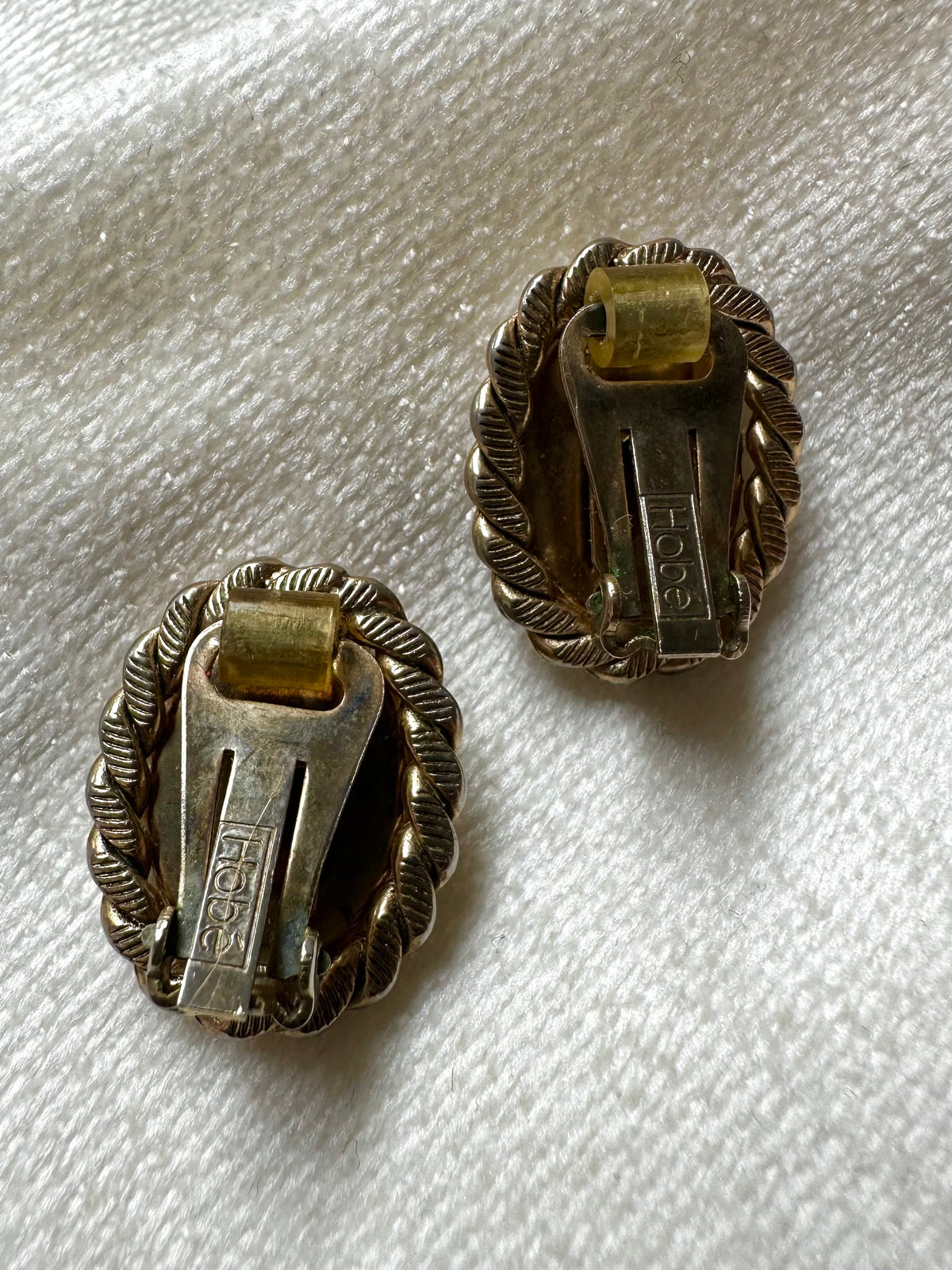 Vintage Hobé camee oorclips - set 2