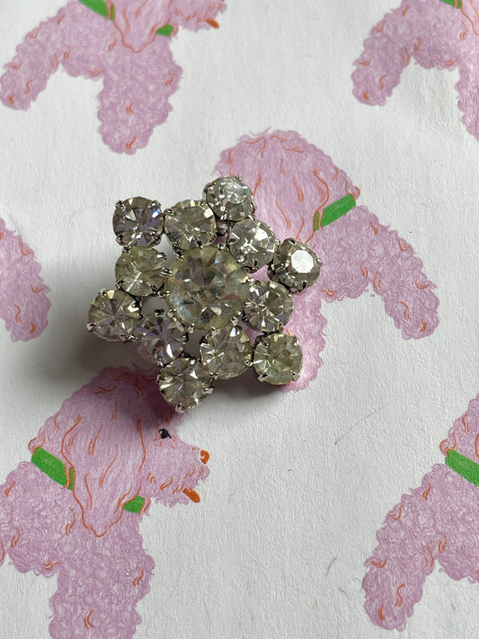Bloemvormige strass broche
