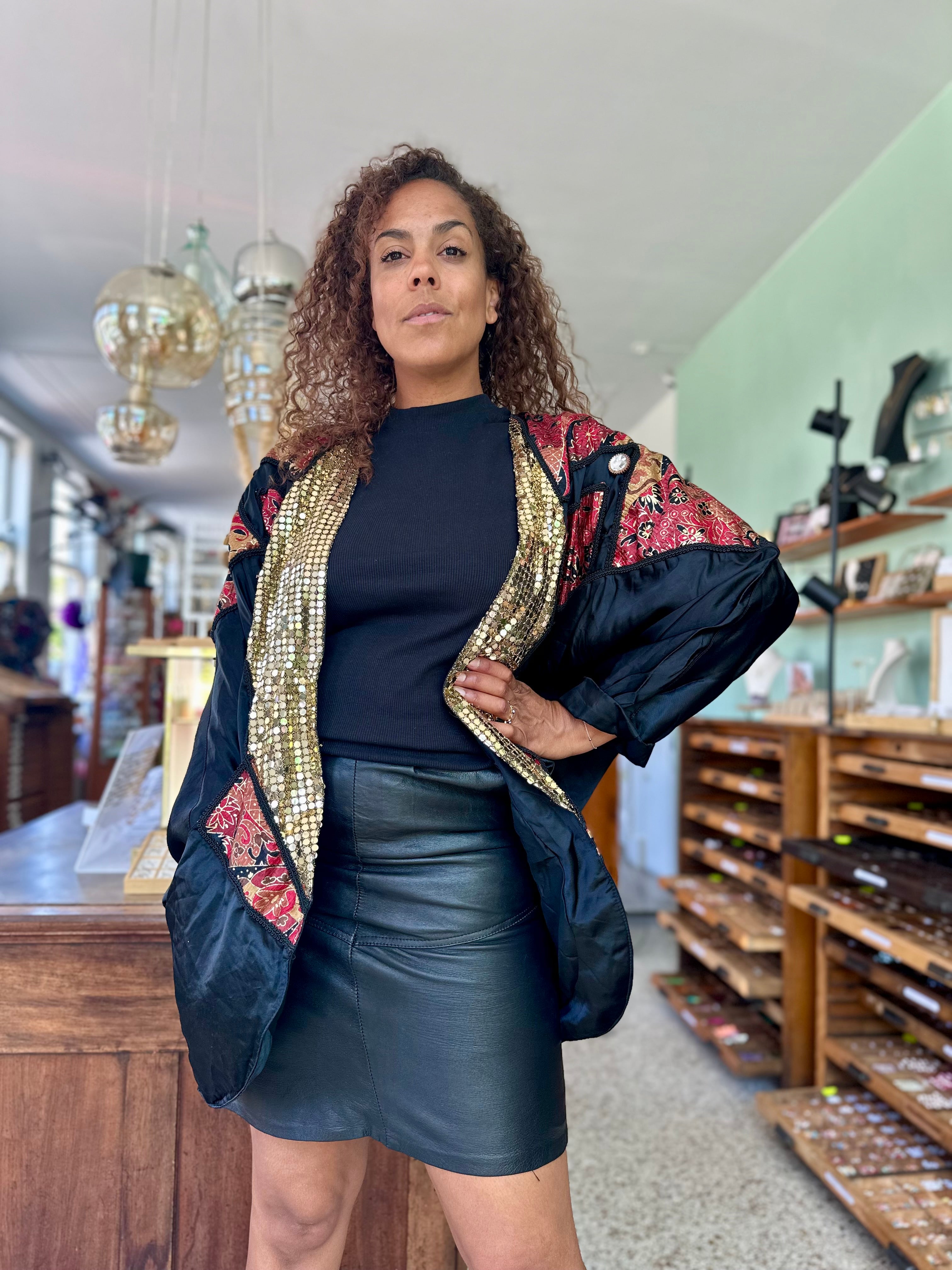 Unieke vintage bomber met opvallende details, one of a kind uit de collectie van The Comeback Store