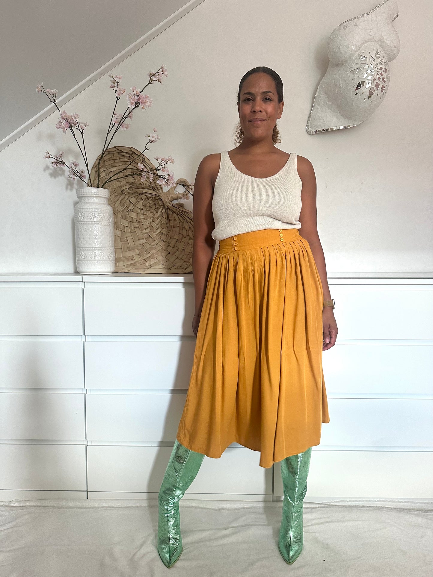 Vintage okergele midi-rok van zwierig viscose - M/L