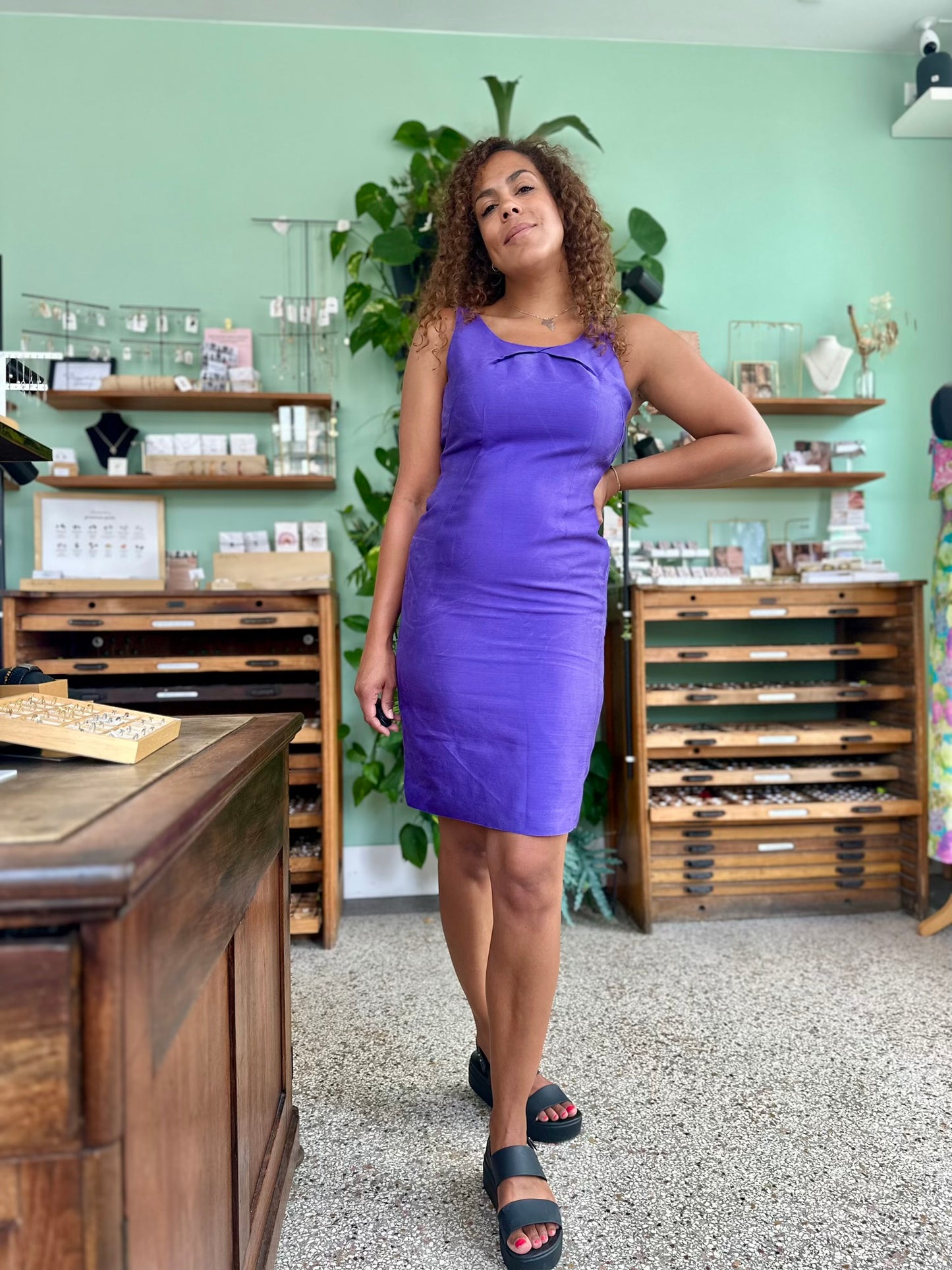 Vintage paarse wedding-guest jurk