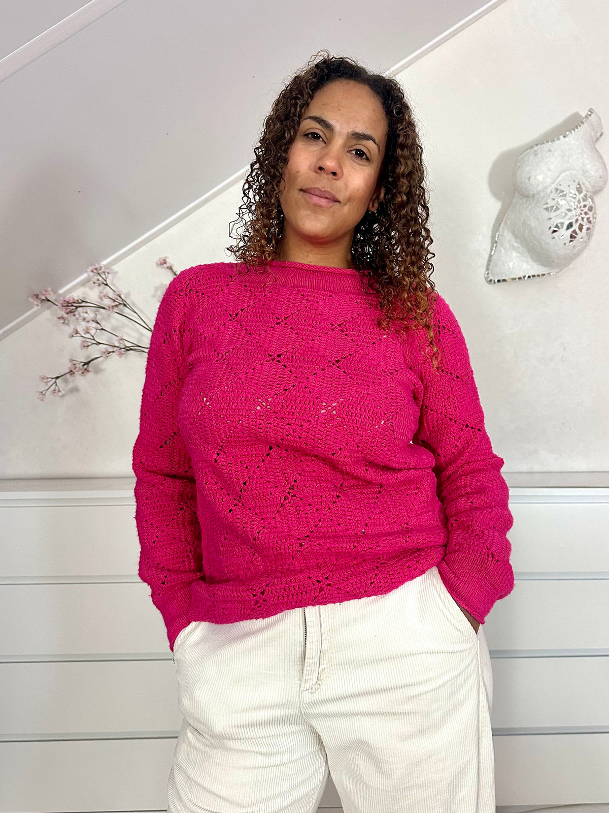 Vintage fuchsia crochet sweater - M