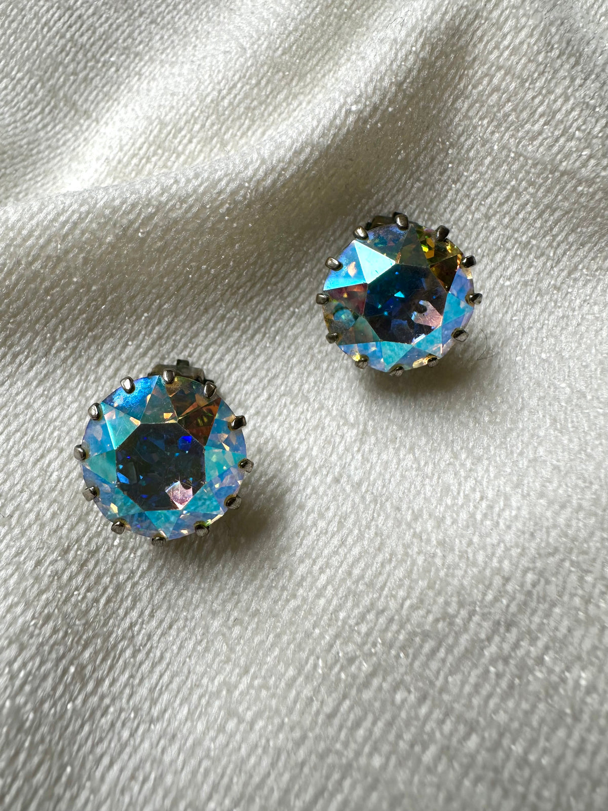 Vintage aurelia boralis clips