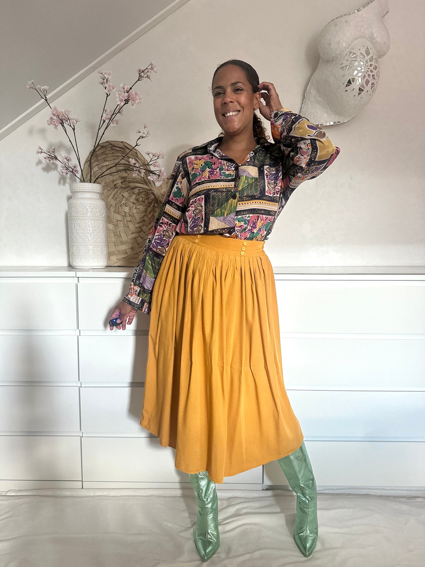 Vintage okergele midi-rok van zwierig viscose - M/L