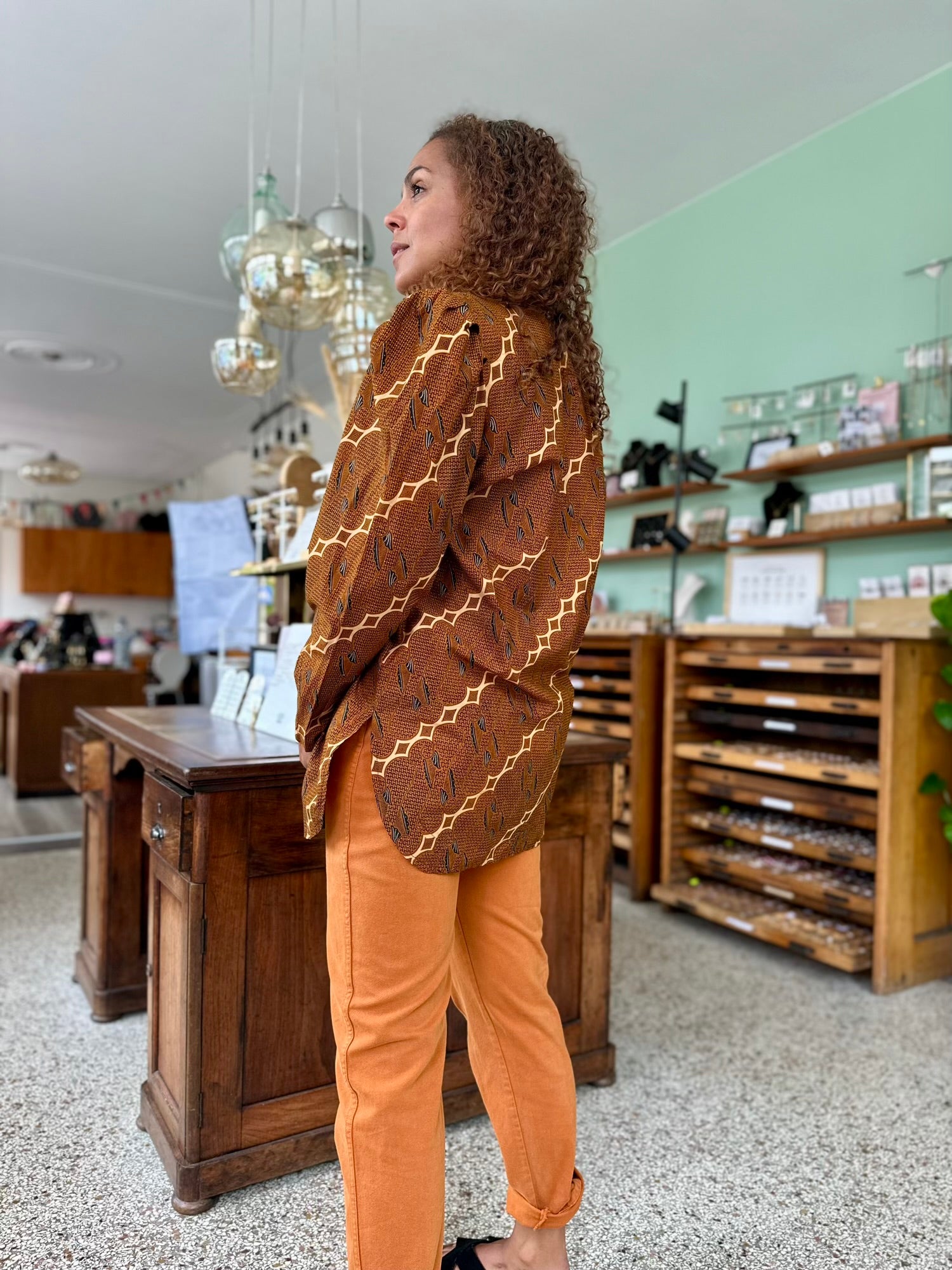 Vintage oversized blouse van katoen met abstracte print en schoudervulling 