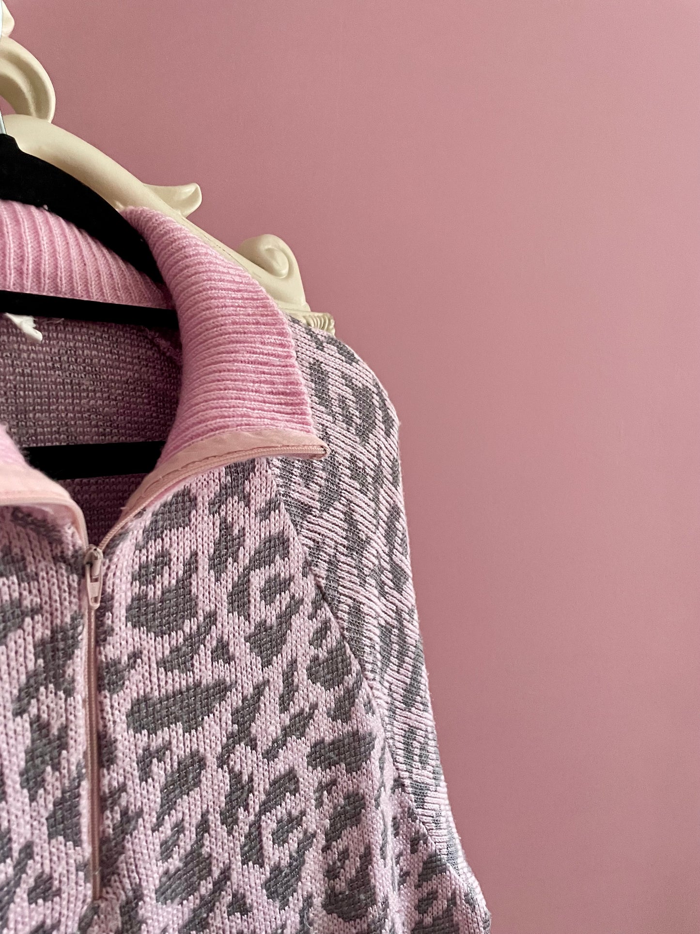 Vintage leo sweater
