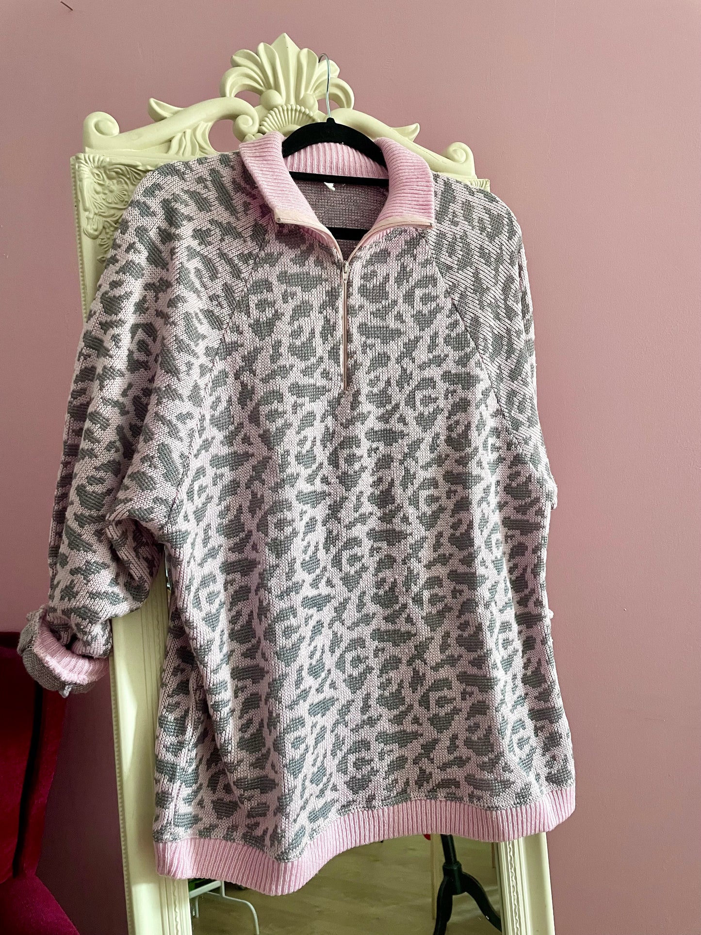 Vintage leo sweater