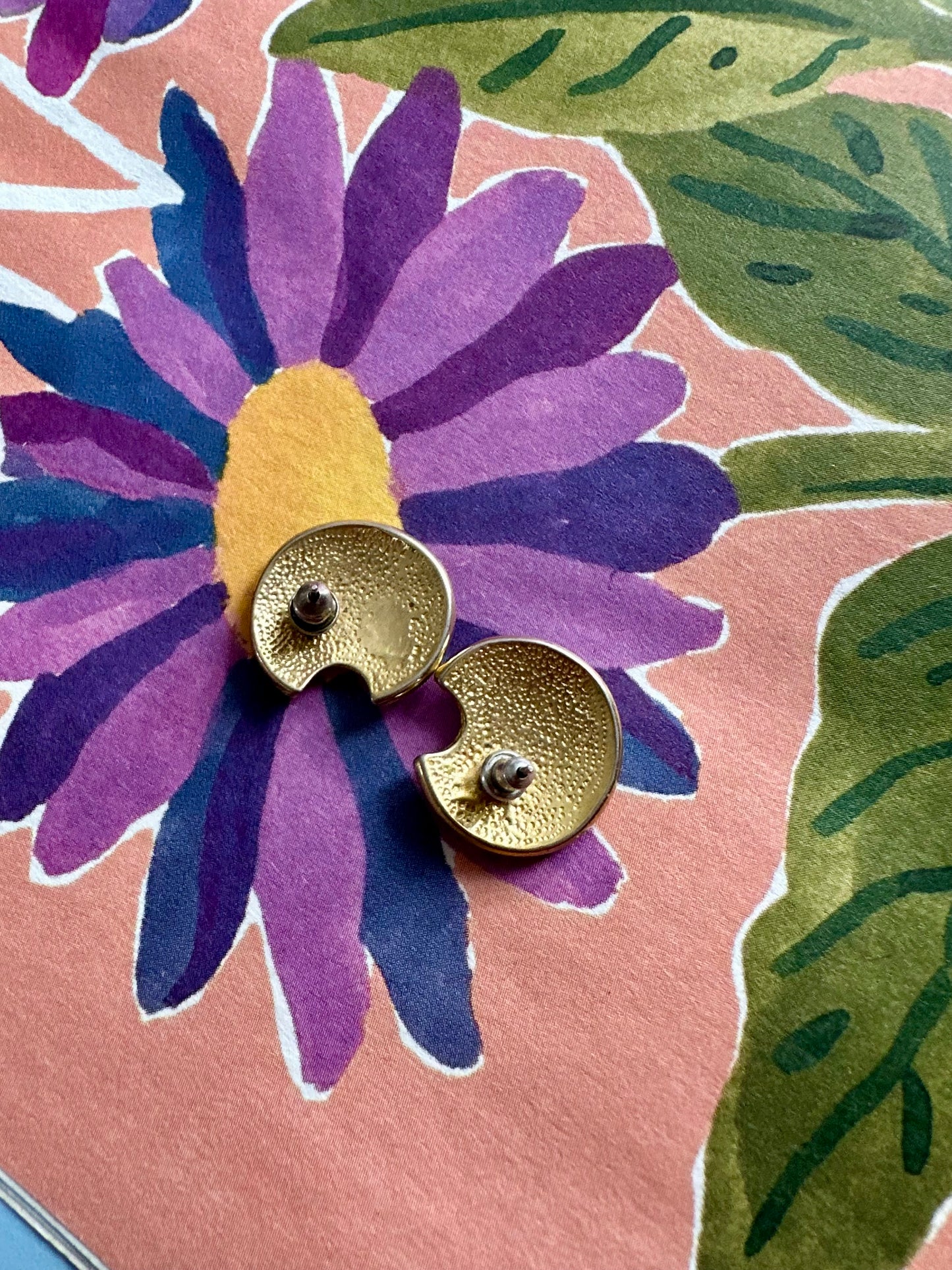 Vintage geëmailleerde halve maan oorbellen