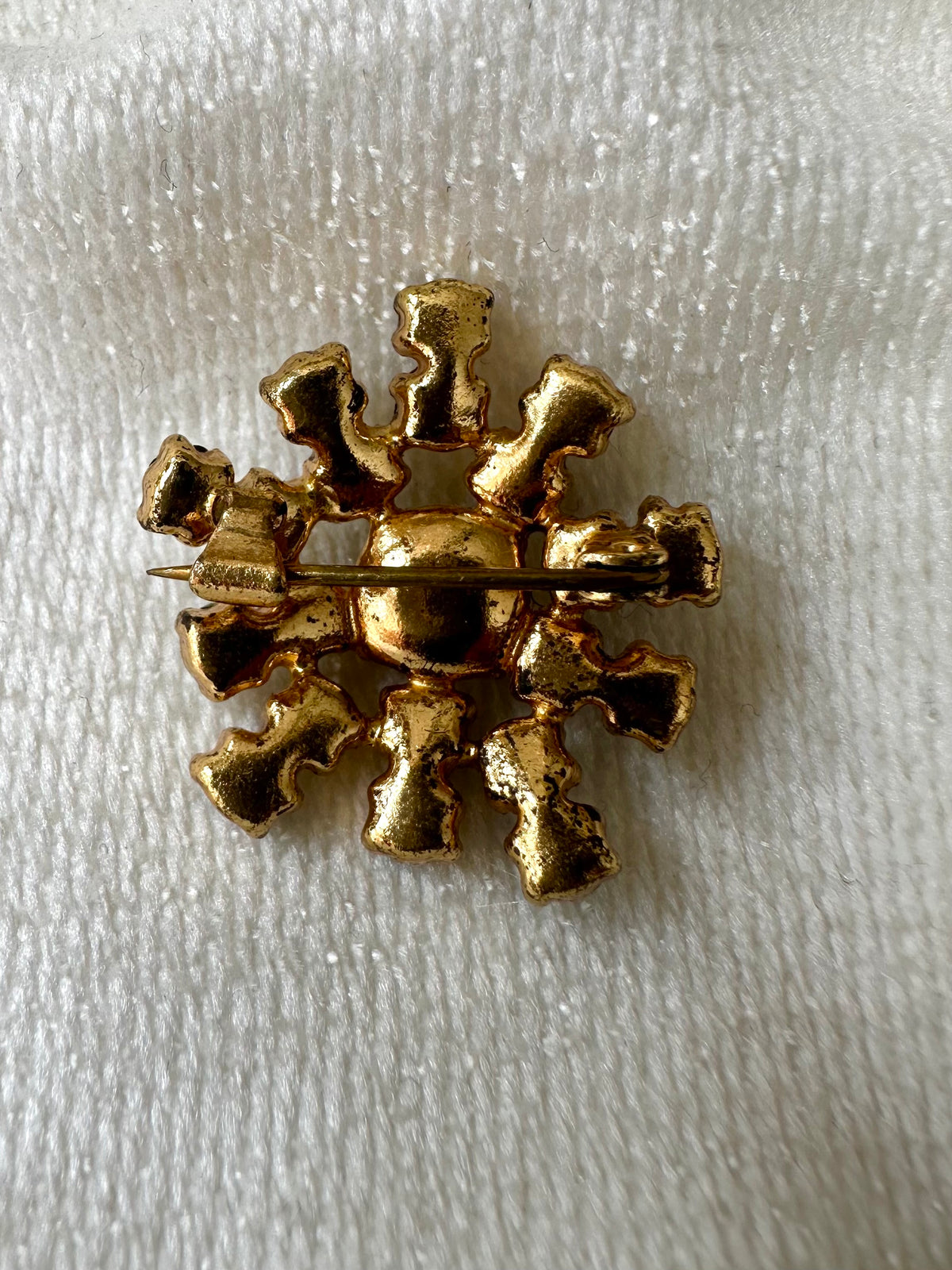 Vintage kleine ronde broche met strass